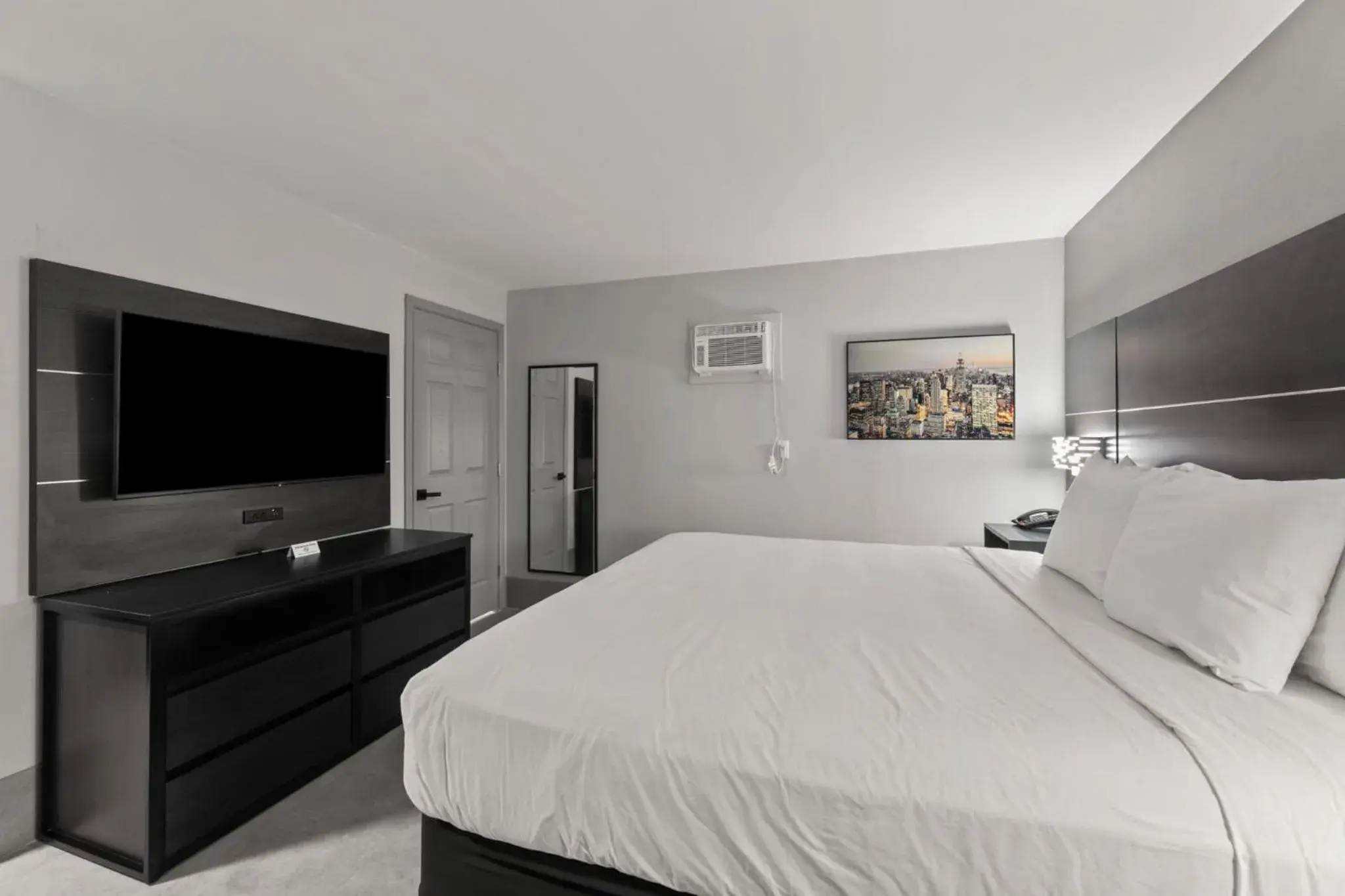 Bedroom, Bed in GuestHouse Extended Stay Laredo Bedroom, Bed in GuestHouse Extended Stay Laredo