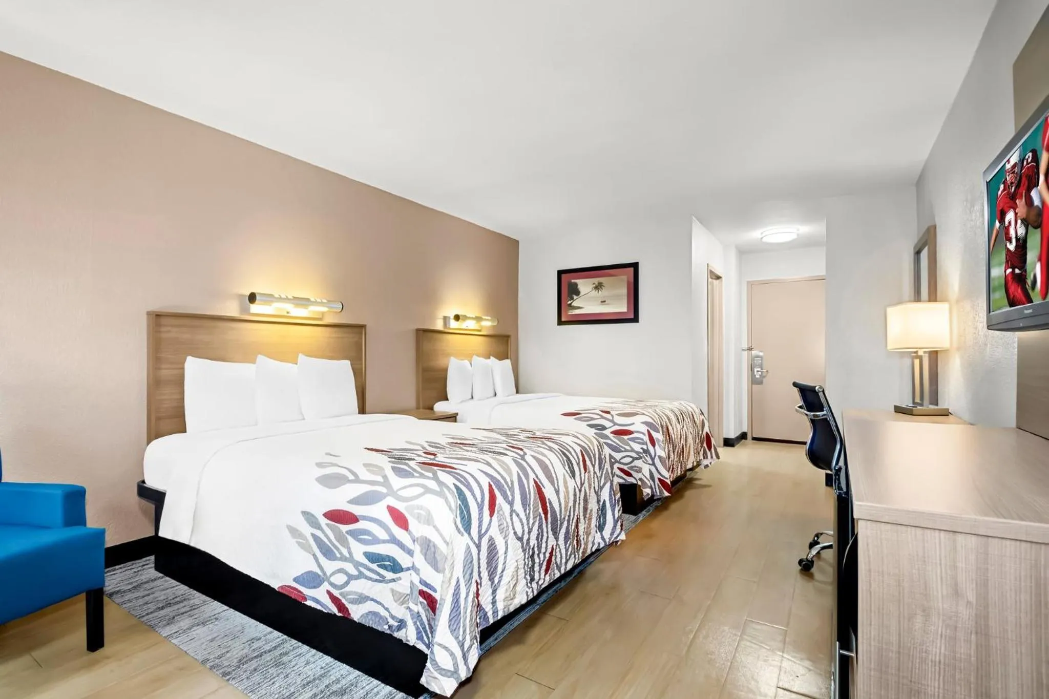 Photo of the whole room, Bed in Red Roof Inn Myrtle Beach Hotel - Market Commons