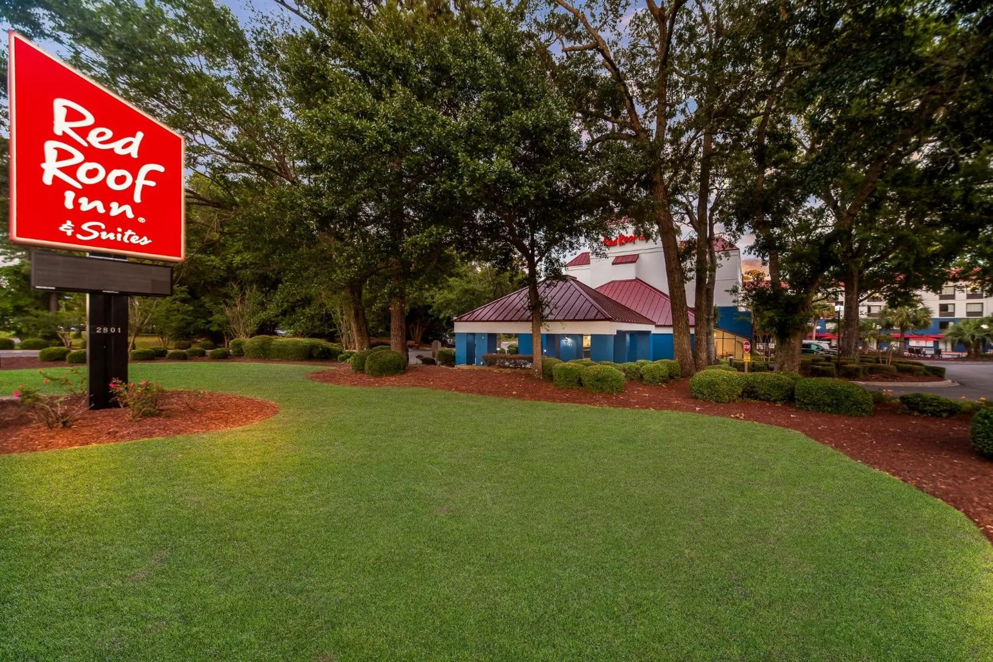 Property building in Red Roof Inn Myrtle Beach Hotel - Market Commons