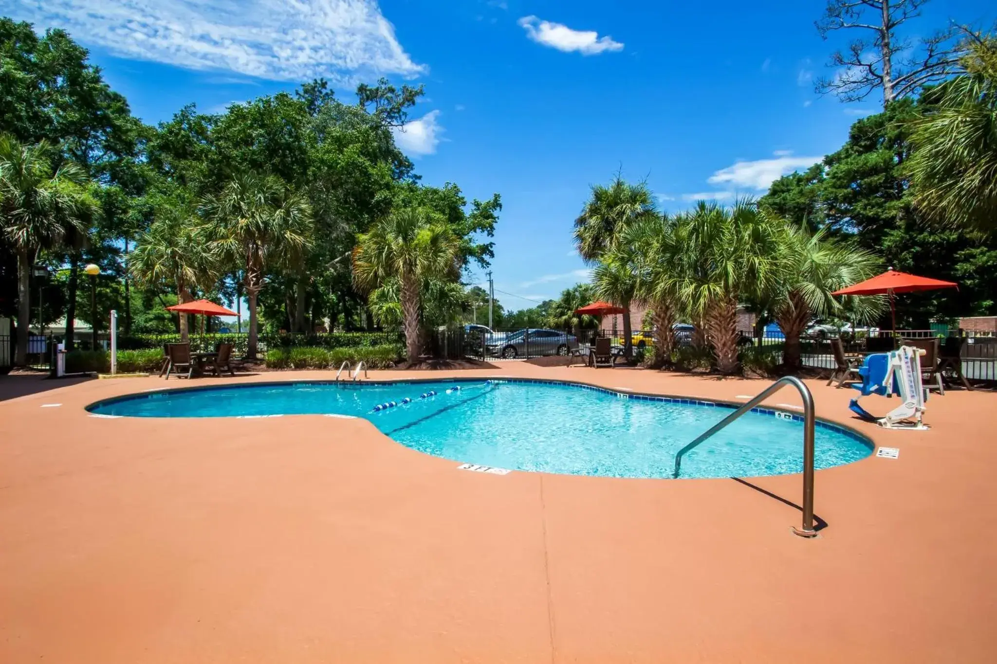 Swimming pool in Red Roof Inn Myrtle Beach Hotel - Market Commons Swimming pool in Red Roof Inn Myrtle Beach Hotel - Market Commons
