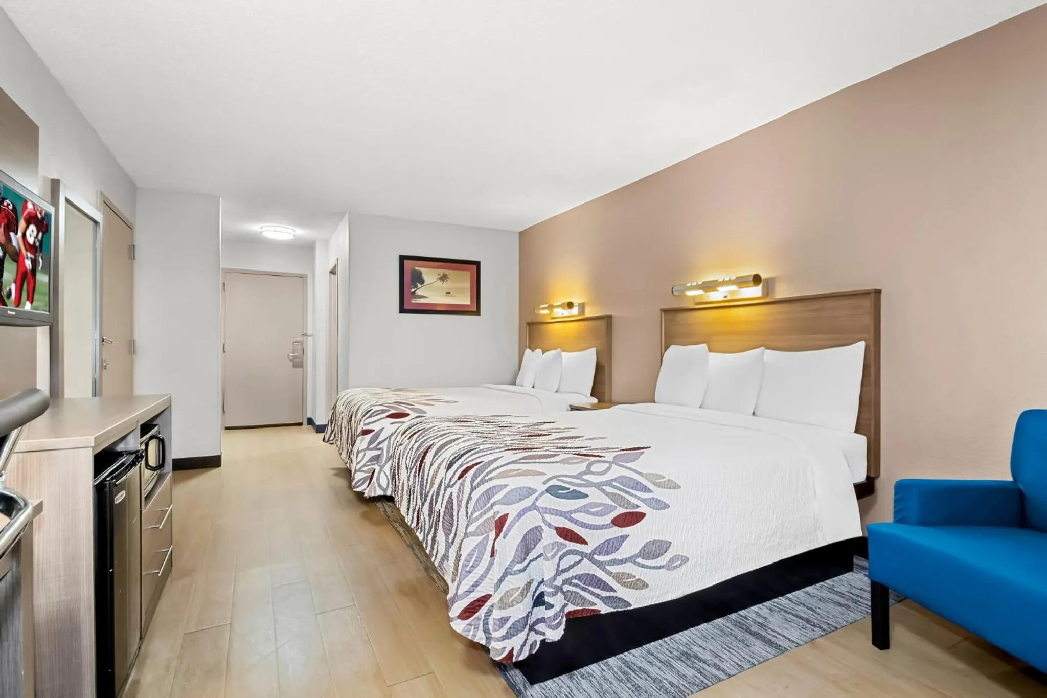 Photo of the whole room, Bed in Red Roof Inn Myrtle Beach Hotel - Market Commons