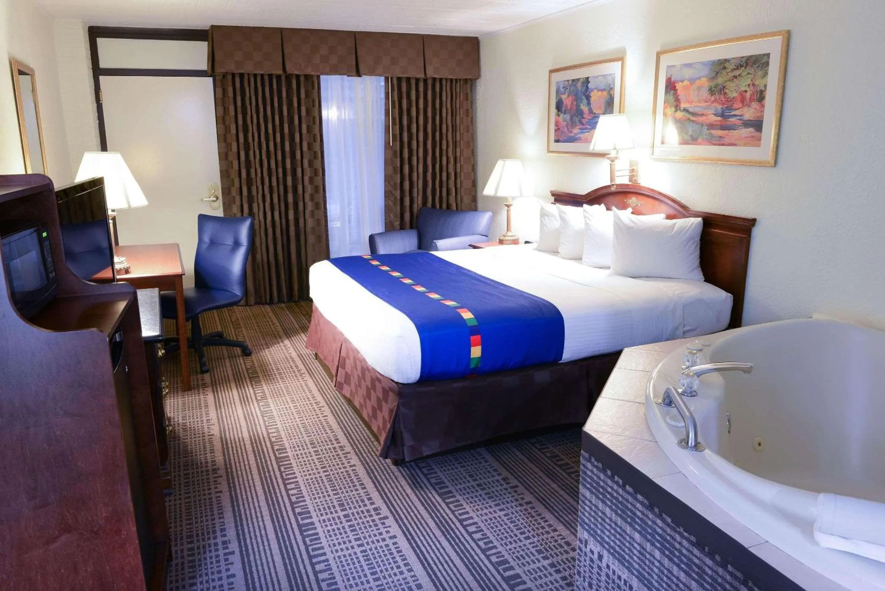 Bedroom, Bed in Park Inn By Radisson Sharon