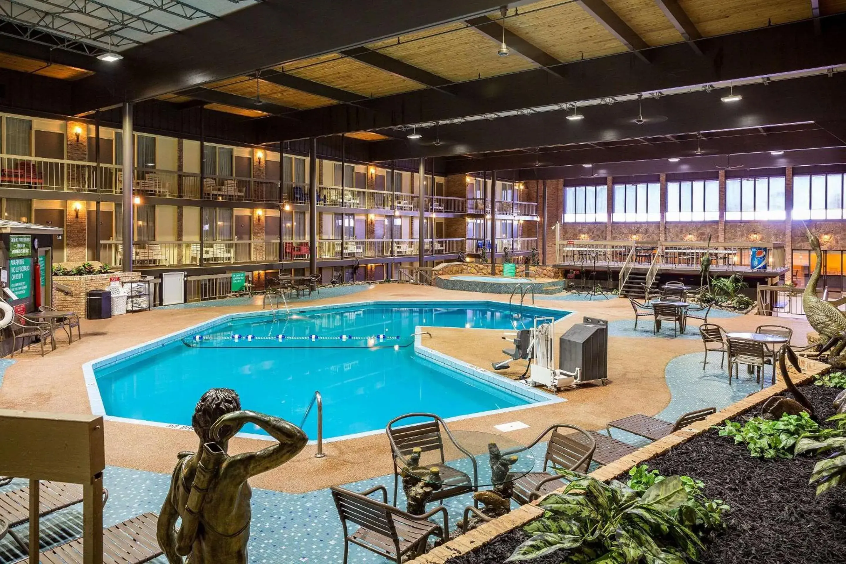 Swimming pool in Park Inn By Radisson Sharon Swimming pool in Park Inn By Radisson Sharon