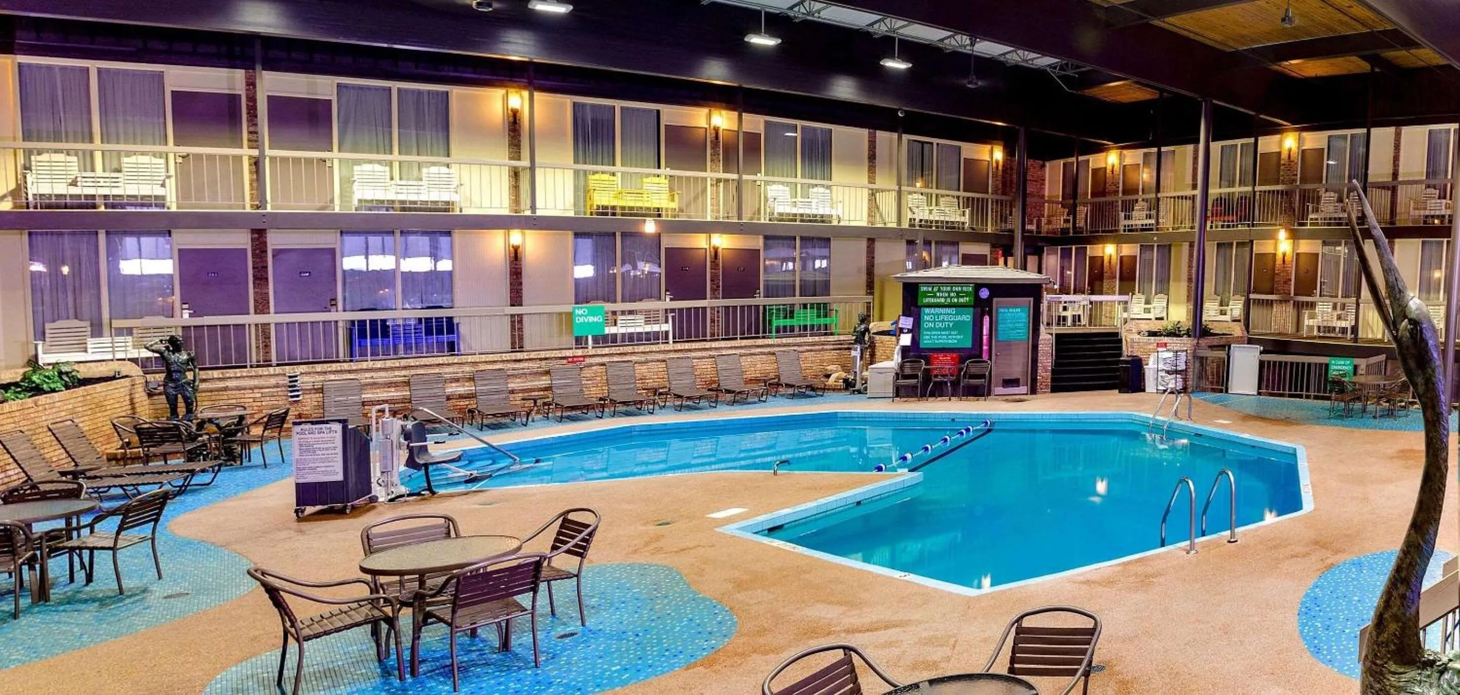 Swimming pool in Park Inn By Radisson Sharon