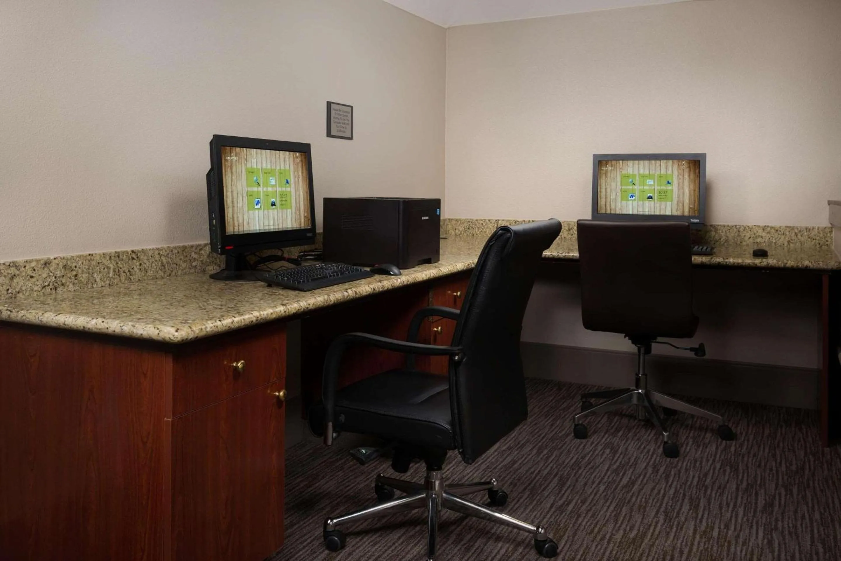 Business facilities in Country Inn & Suites by Radisson, Portland International Airport, OR