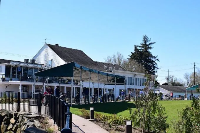Golfcourse in Country Inn & Suites by Radisson, Portland International Airport, OR