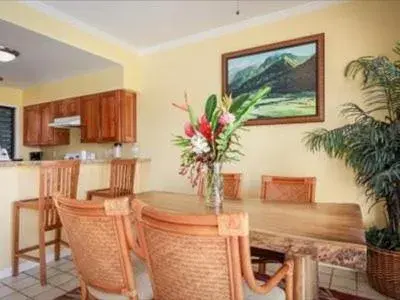 Dining Area in Lae Nani Resort Kauai By Outrigger