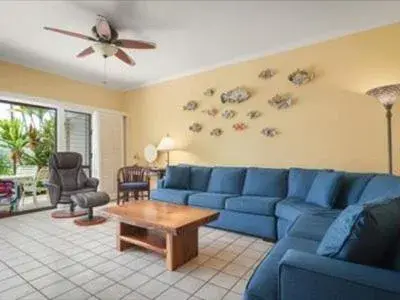 Seating Area in Lae Nani Resort Kauai By Outrigger