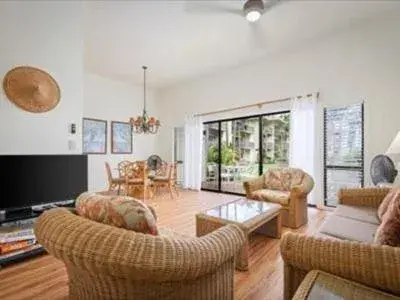 Seating Area in Lae Nani Resort Kauai By Outrigger