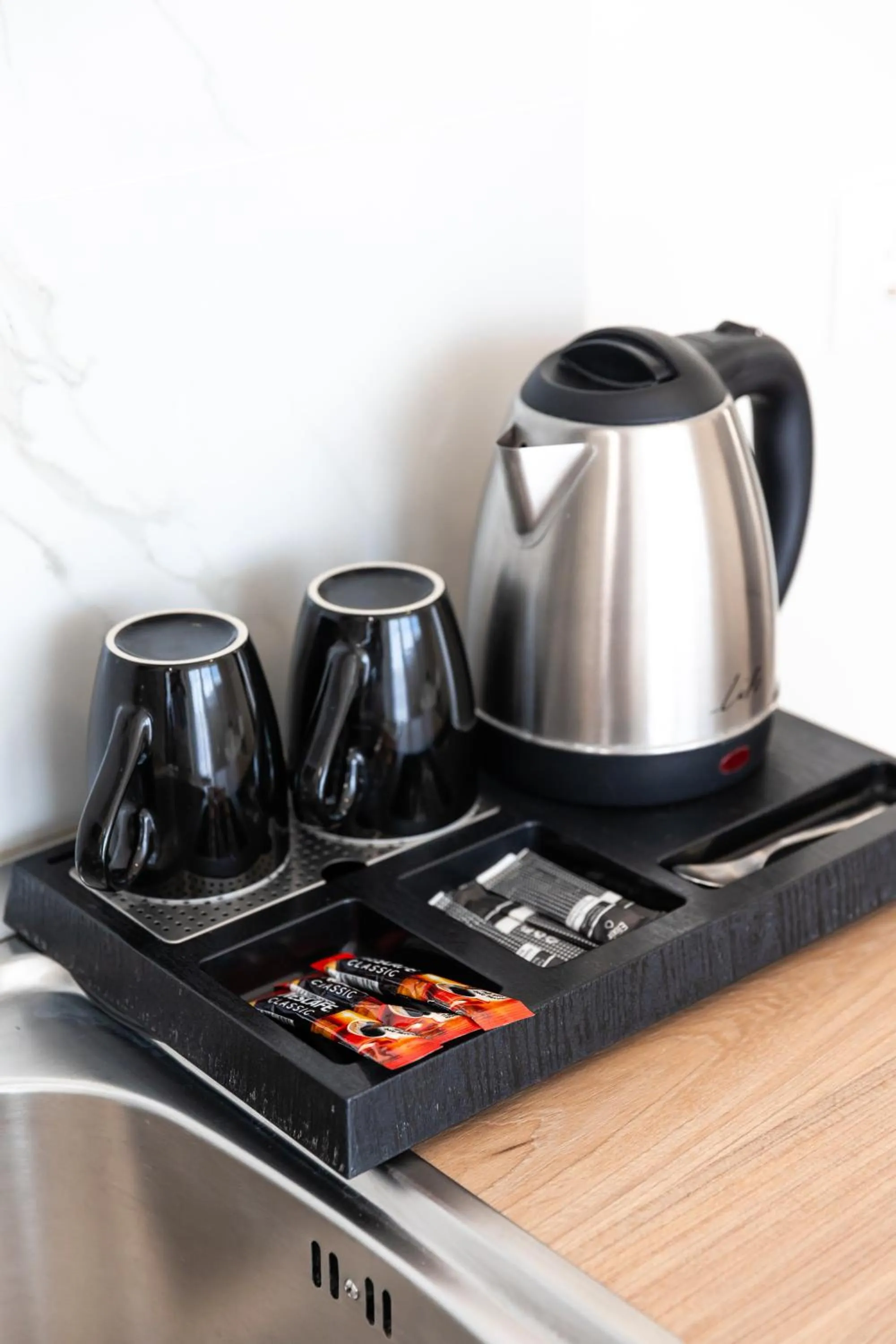 Coffee/tea facilities in City Plaza Apartments & Rooms