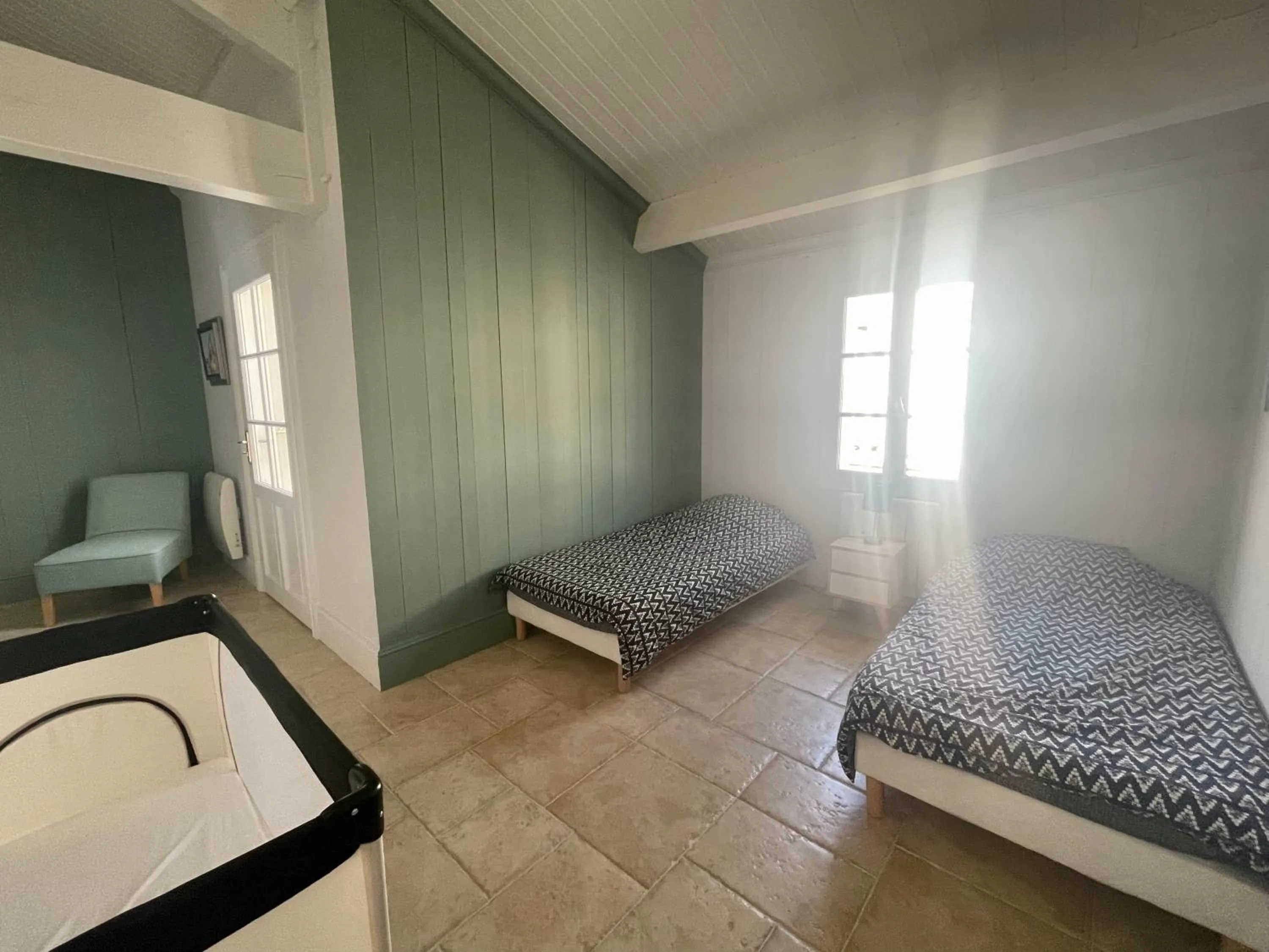 Bed in Villa Mer 4 Etoiles - 90 M de la mer Sea and Mountain Pleasure
