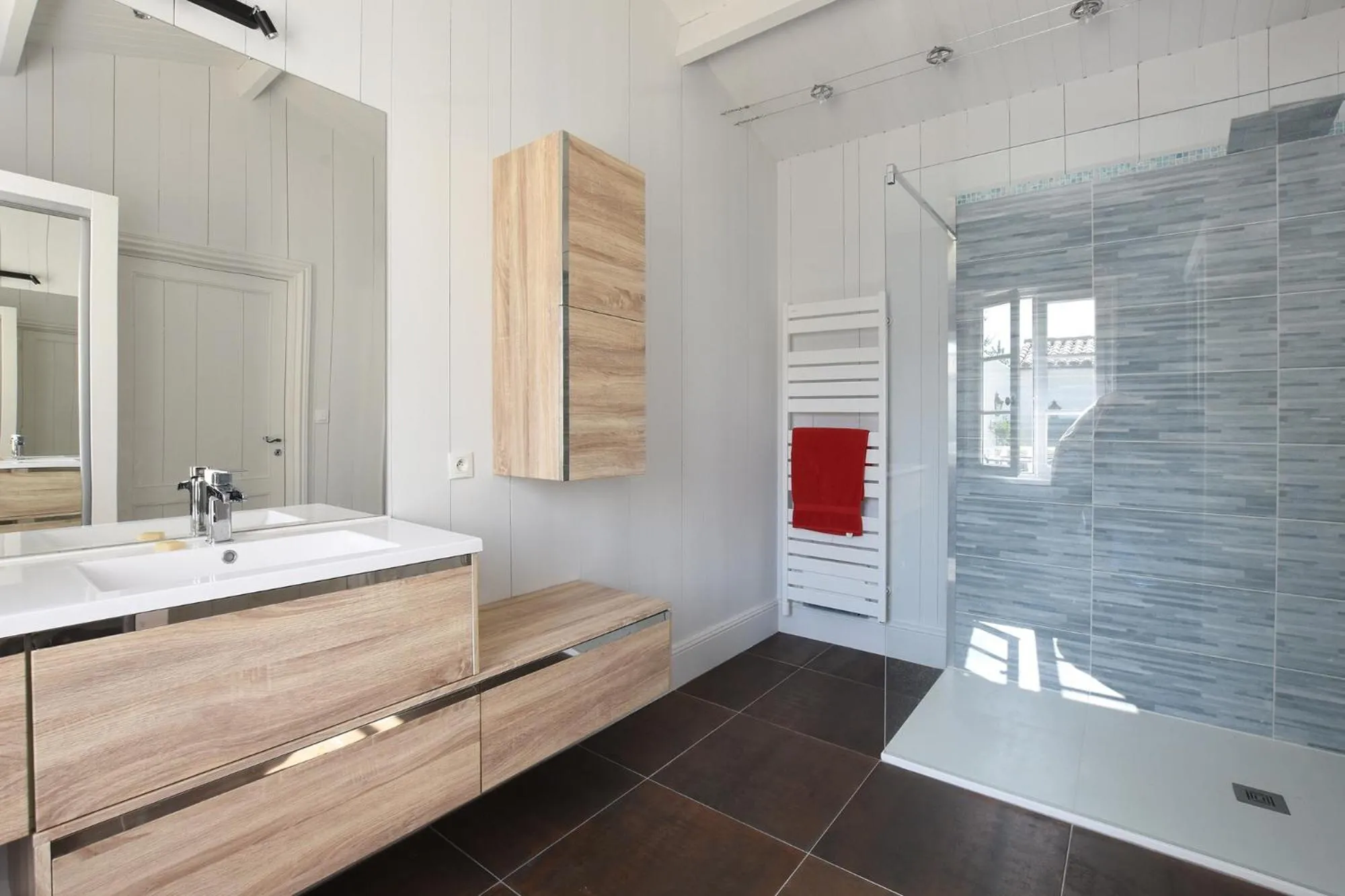 Shower in Villa Mer 4 Etoiles - 90 M de la mer Sea and Mountain Pleasure