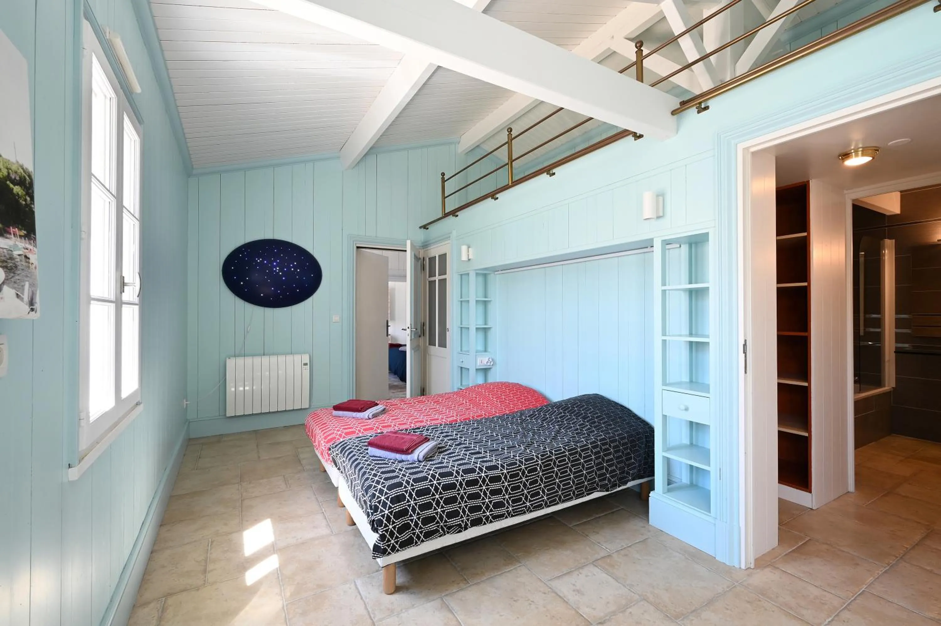 Bed in Villa Mer 4 Etoiles - 90 M de la mer Sea and Mountain Pleasure