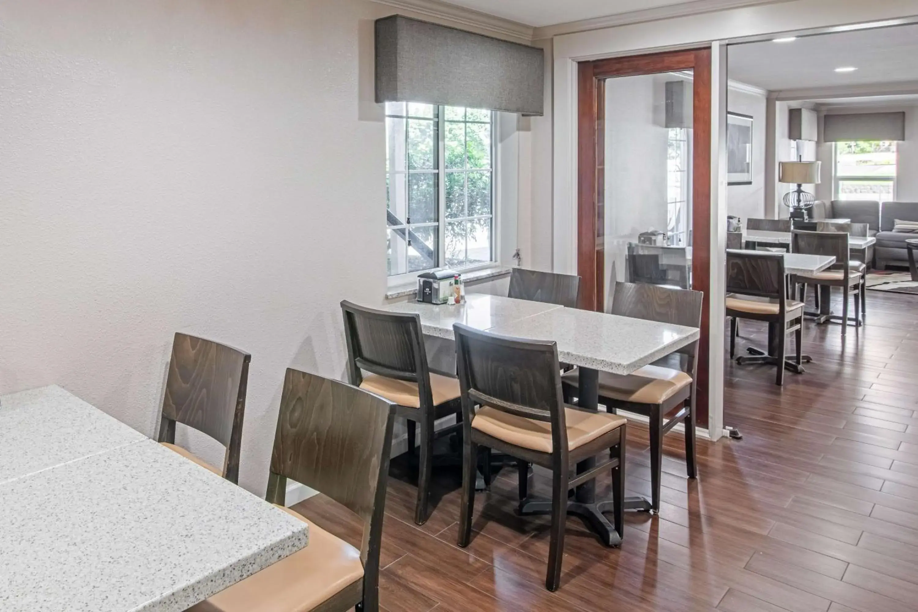 Breakfast in Best Western Skyline Motor Lodge Breakfast in Best Western Skyline Motor Lodge