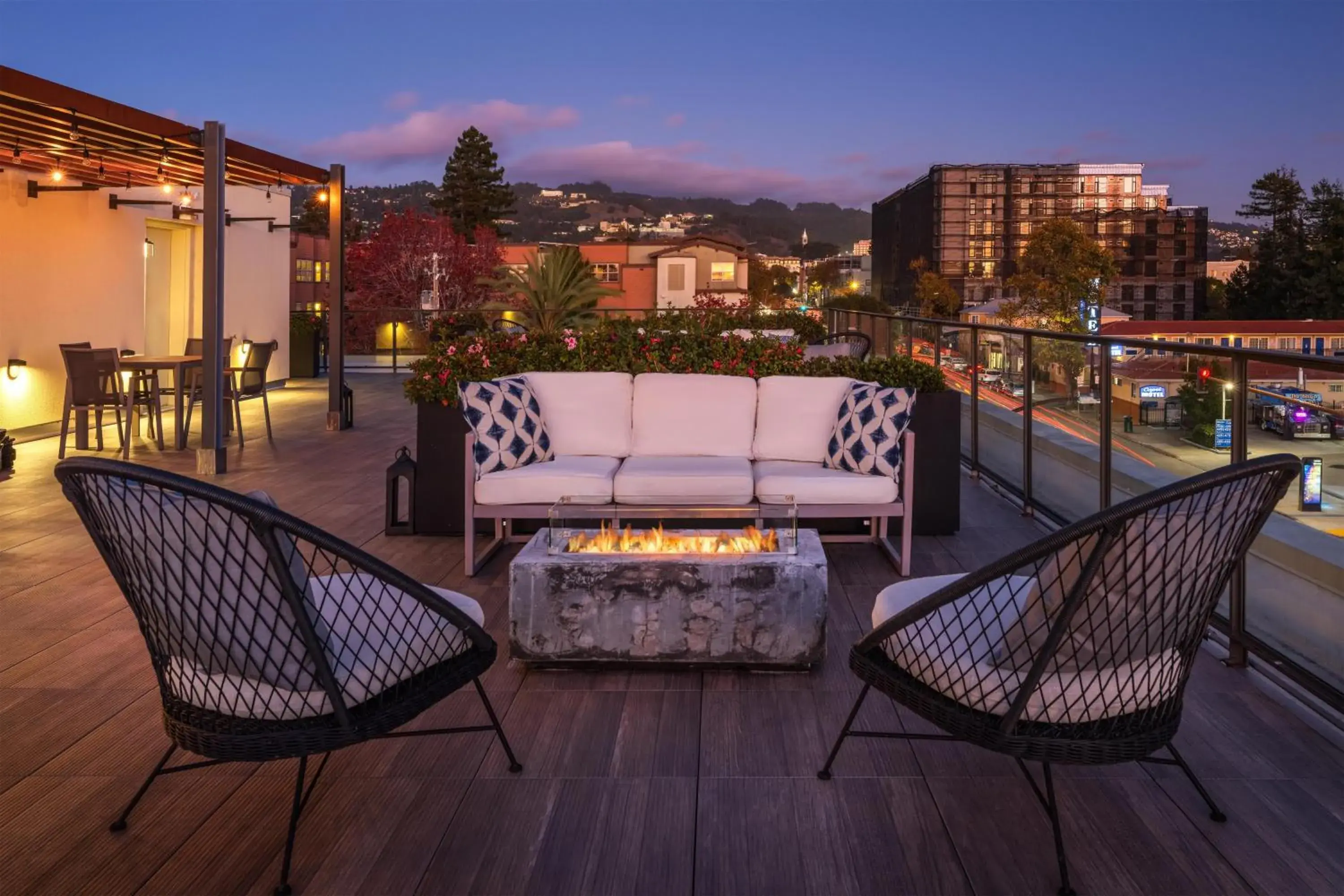 Property building in Aiden by Best Western Berkeley Property building in Aiden by Best Western Berkeley