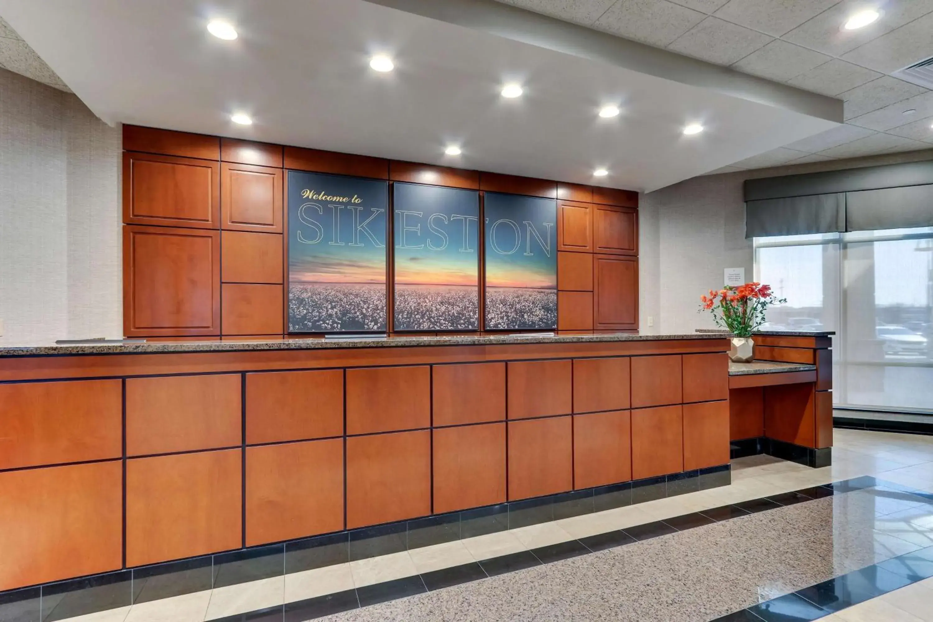 Lobby or reception in Drury Inn & Suites Sikeston Lobby or reception in Drury Inn & Suites Sikeston