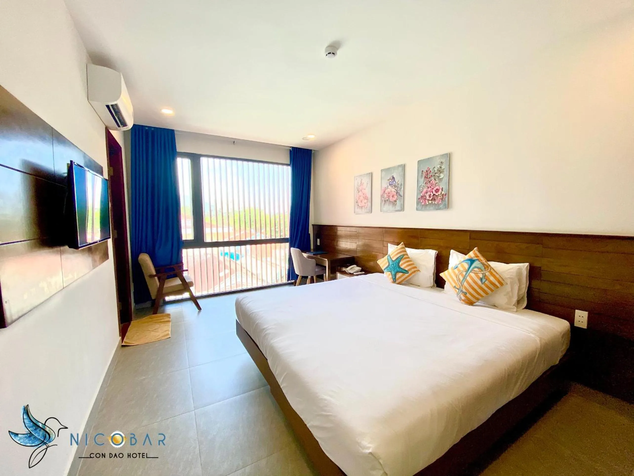 Photo of the whole room, Bed in Nicobar Con Dao Hotel