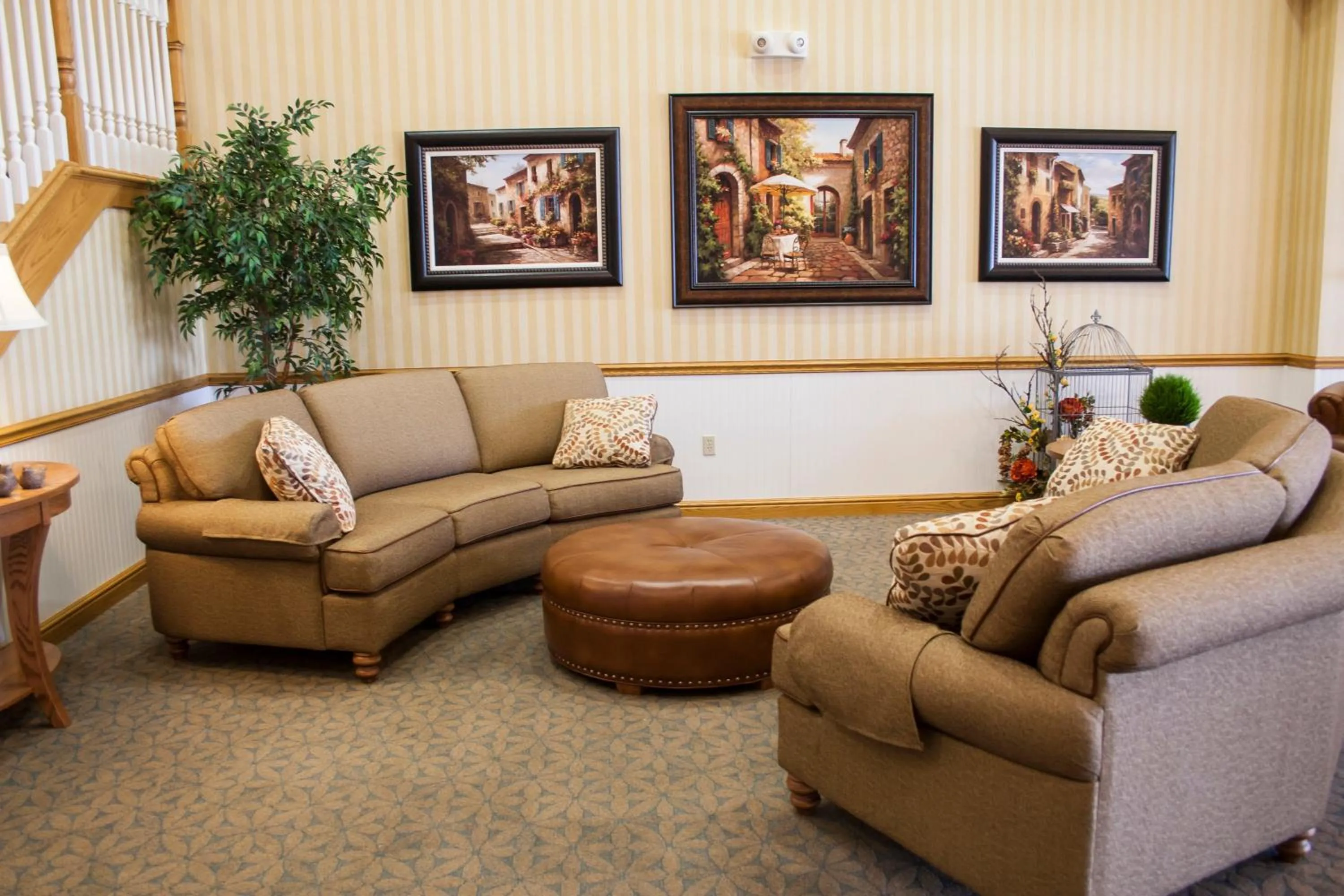 Communal lounge/ TV room in Blue Gate Garden Inn