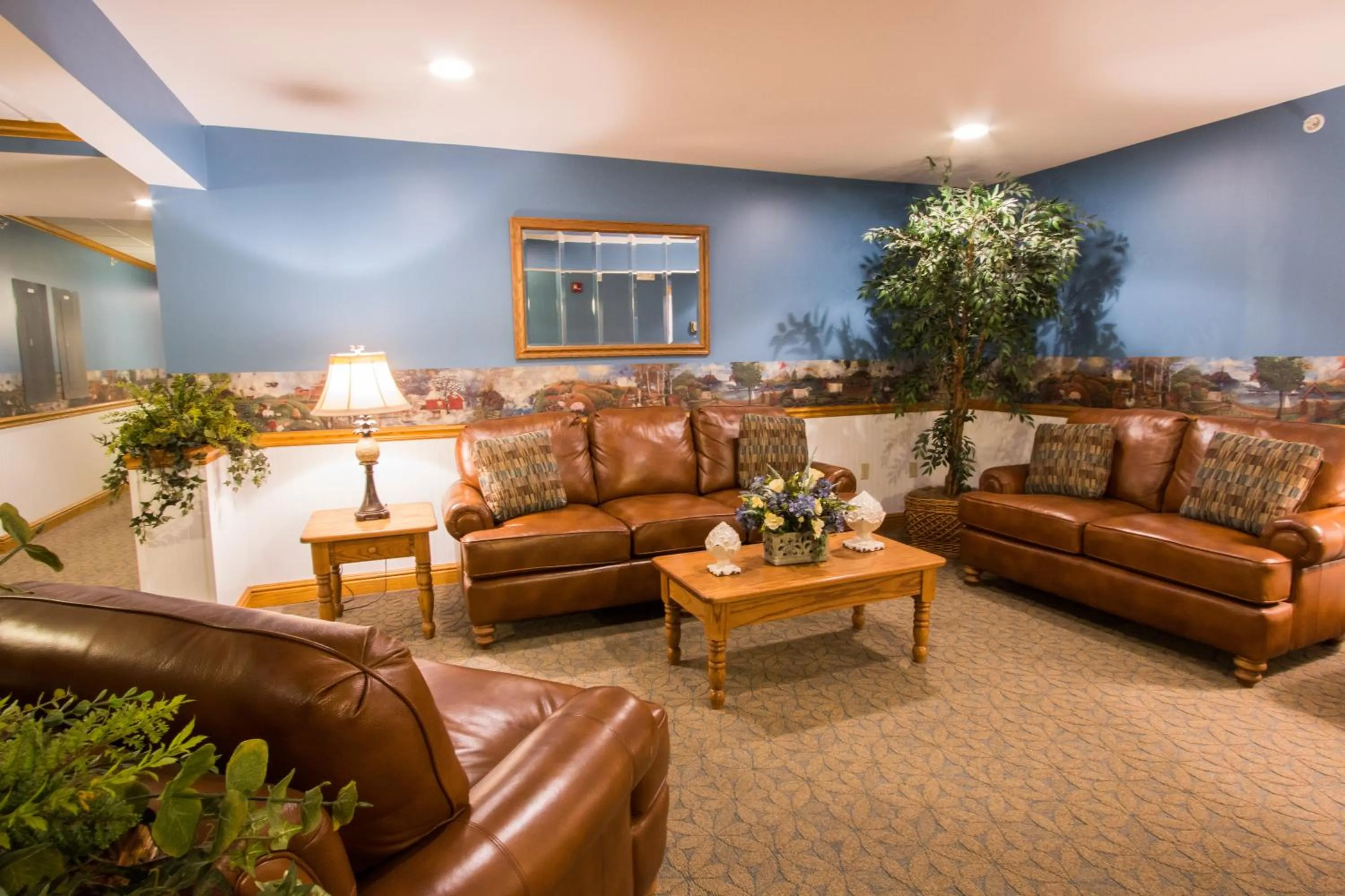 Communal lounge/ TV room in Blue Gate Garden Inn