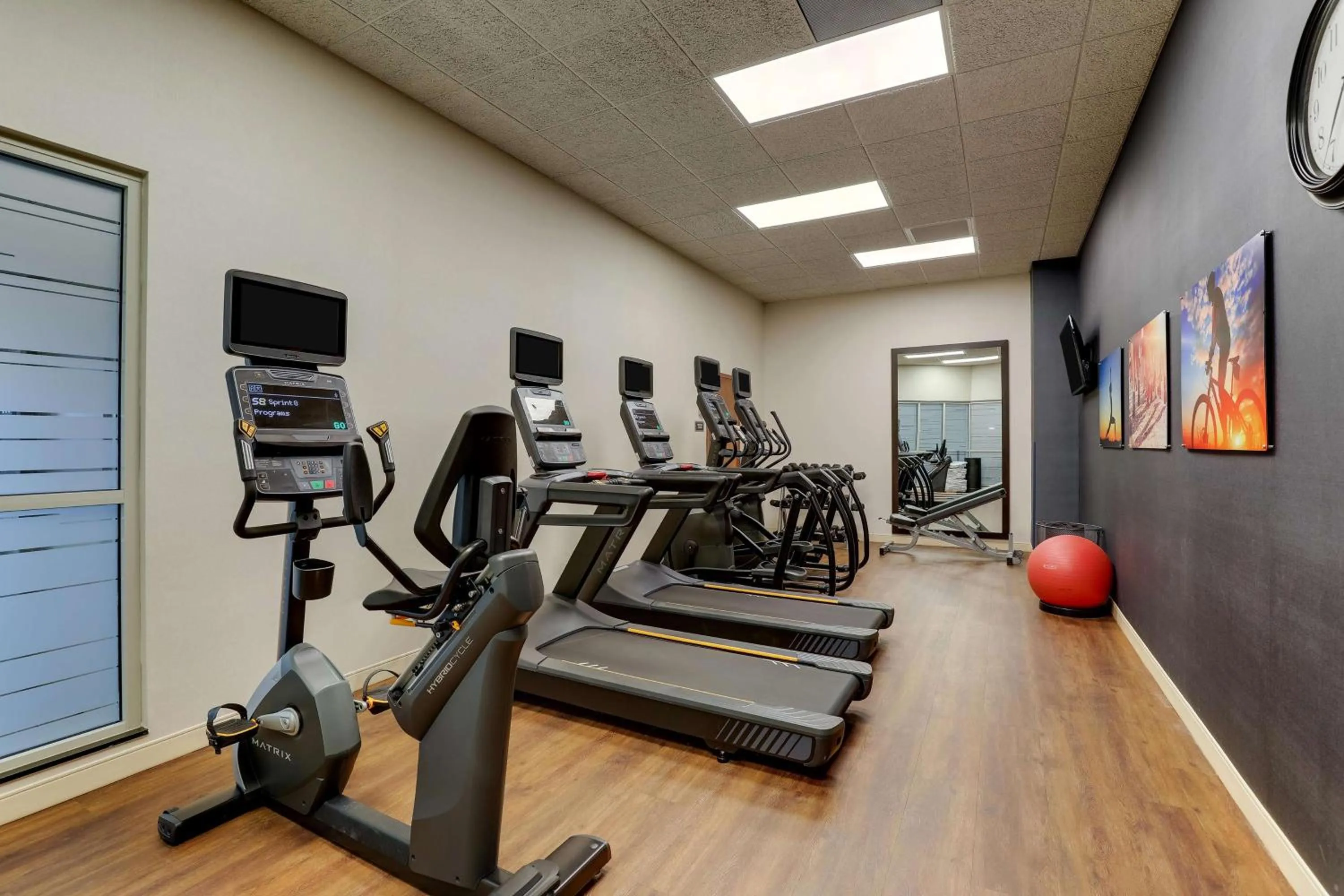Fitness centre/facilities in Drury Inn & Suites St. Louis Arnold