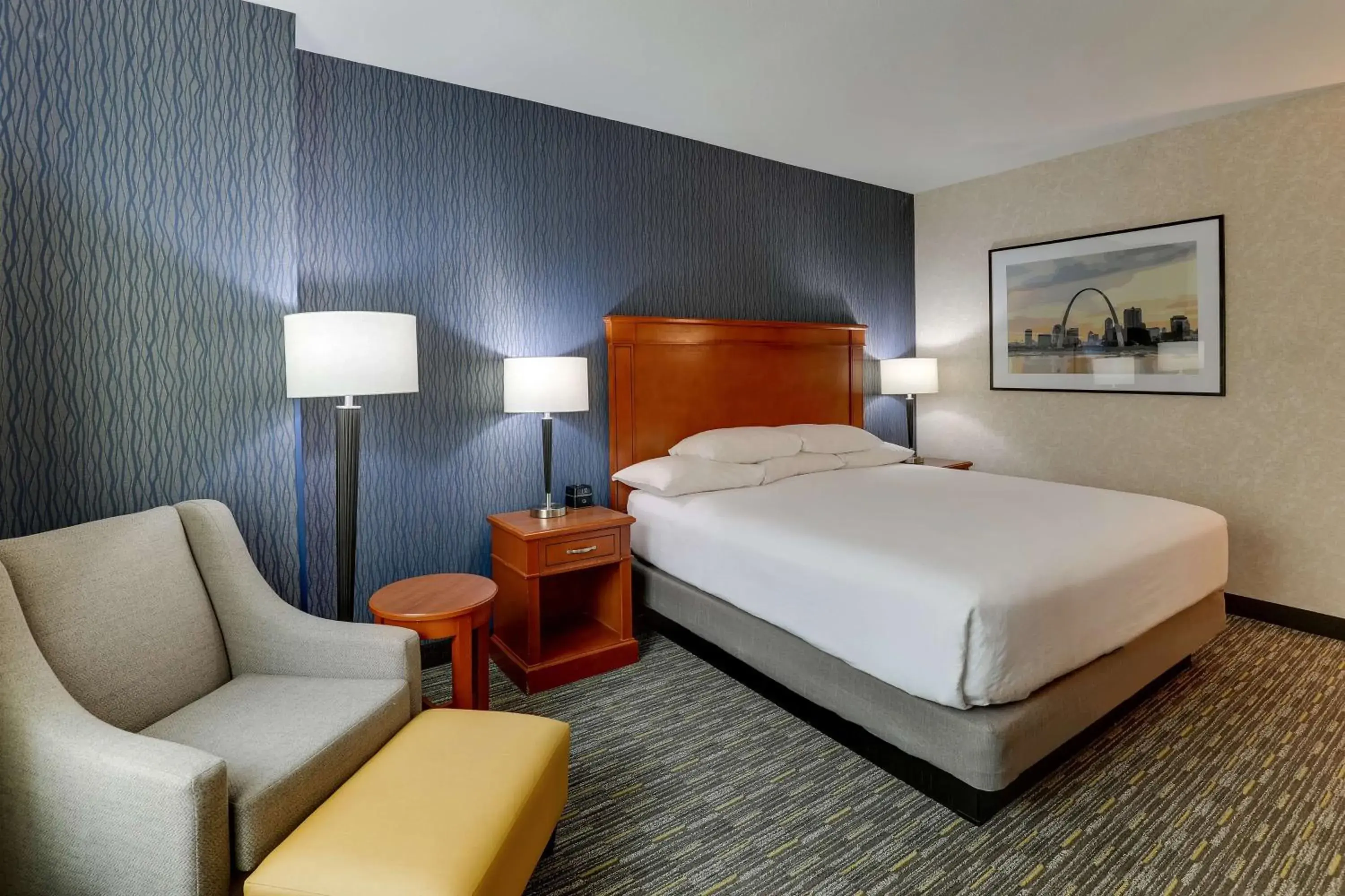 Bedroom, Bed in Drury Inn & Suites St. Louis Arnold Bedroom, Bed in Drury Inn & Suites St. Louis Arnold