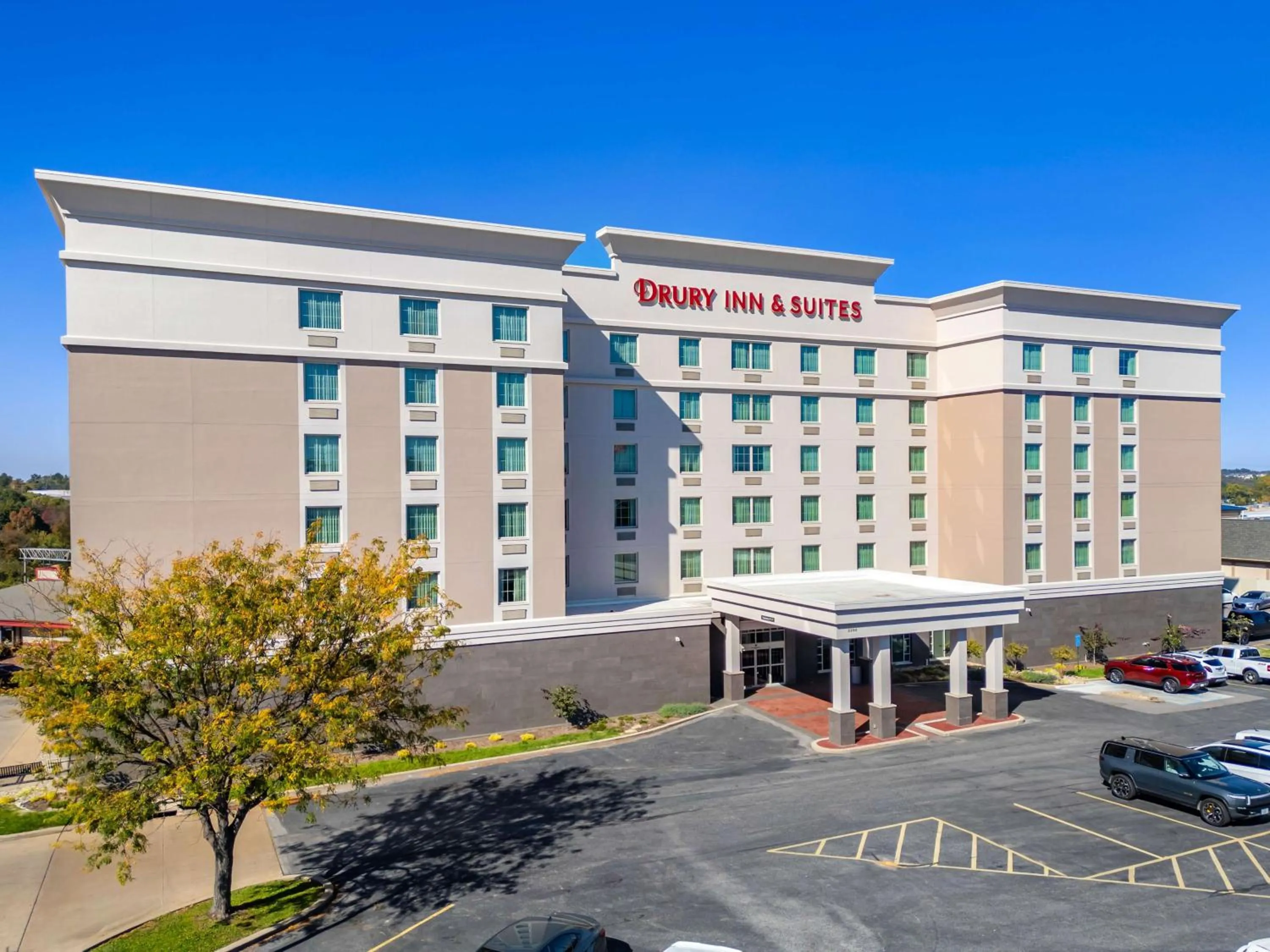 Property building in Drury Inn & Suites St. Louis Arnold