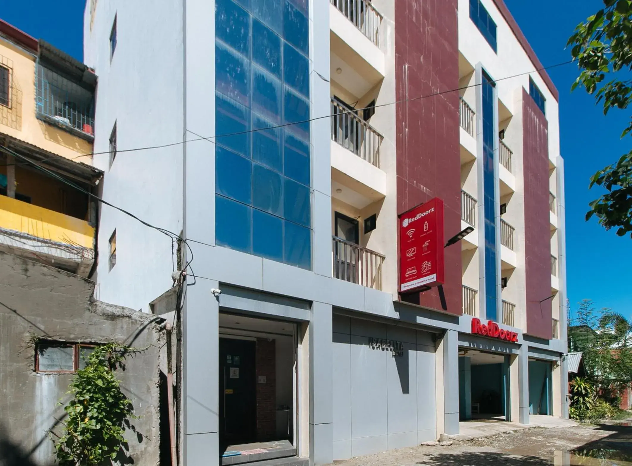 Property building in RedDoorz at Isabelita Hotel Tuguegarao City Property building in RedDoorz at Isabelita Hotel Tuguegarao City
