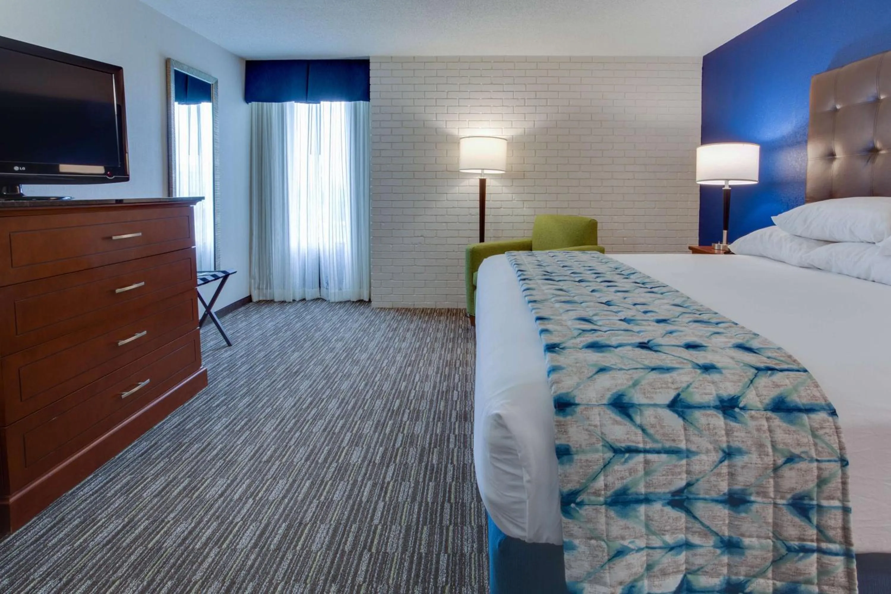 Photo of the whole room, Bed in Drury Inn & Suites Nashville Airport