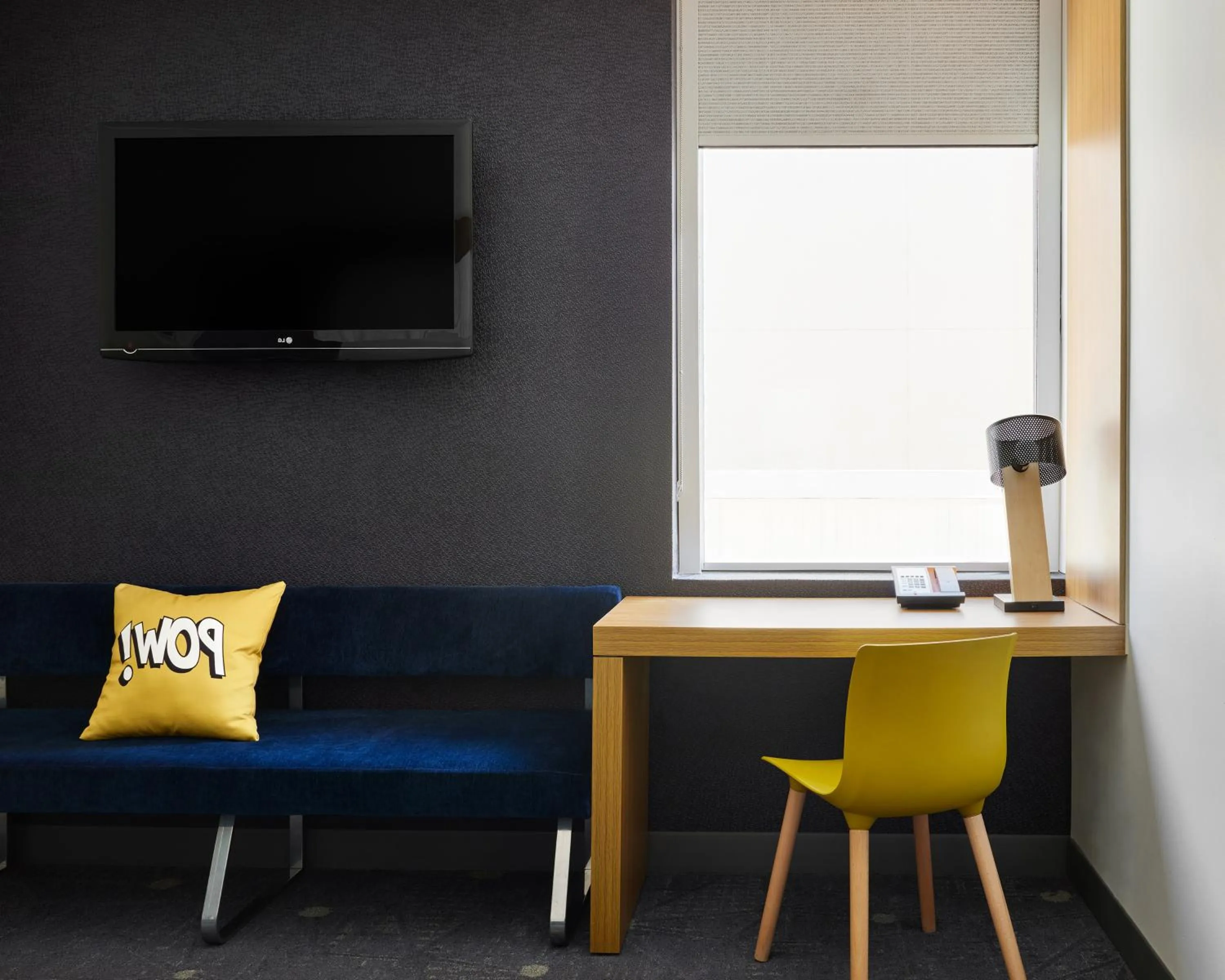 Photo of the whole room in Aloft Leawood-Overland Park