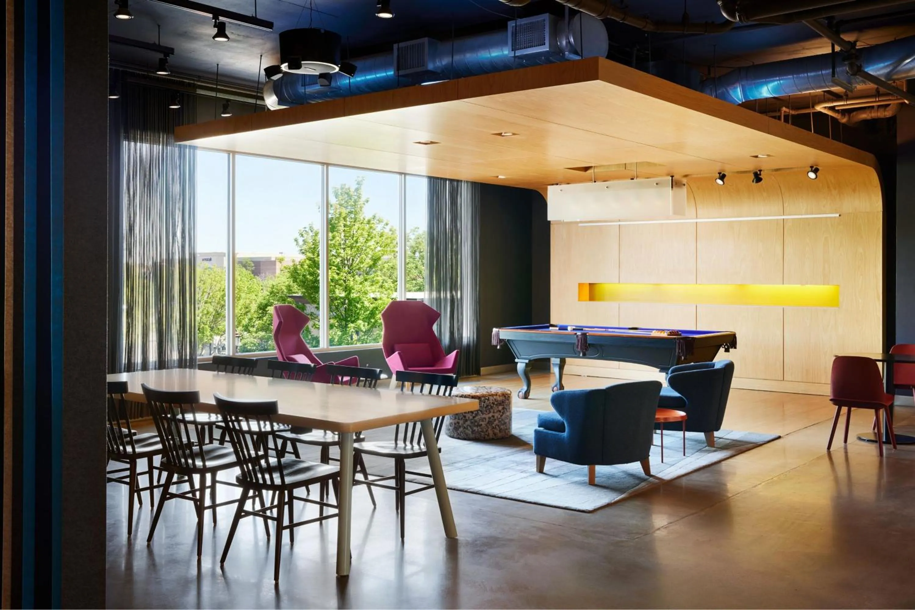 Lounge or bar in Aloft Leawood-Overland Park