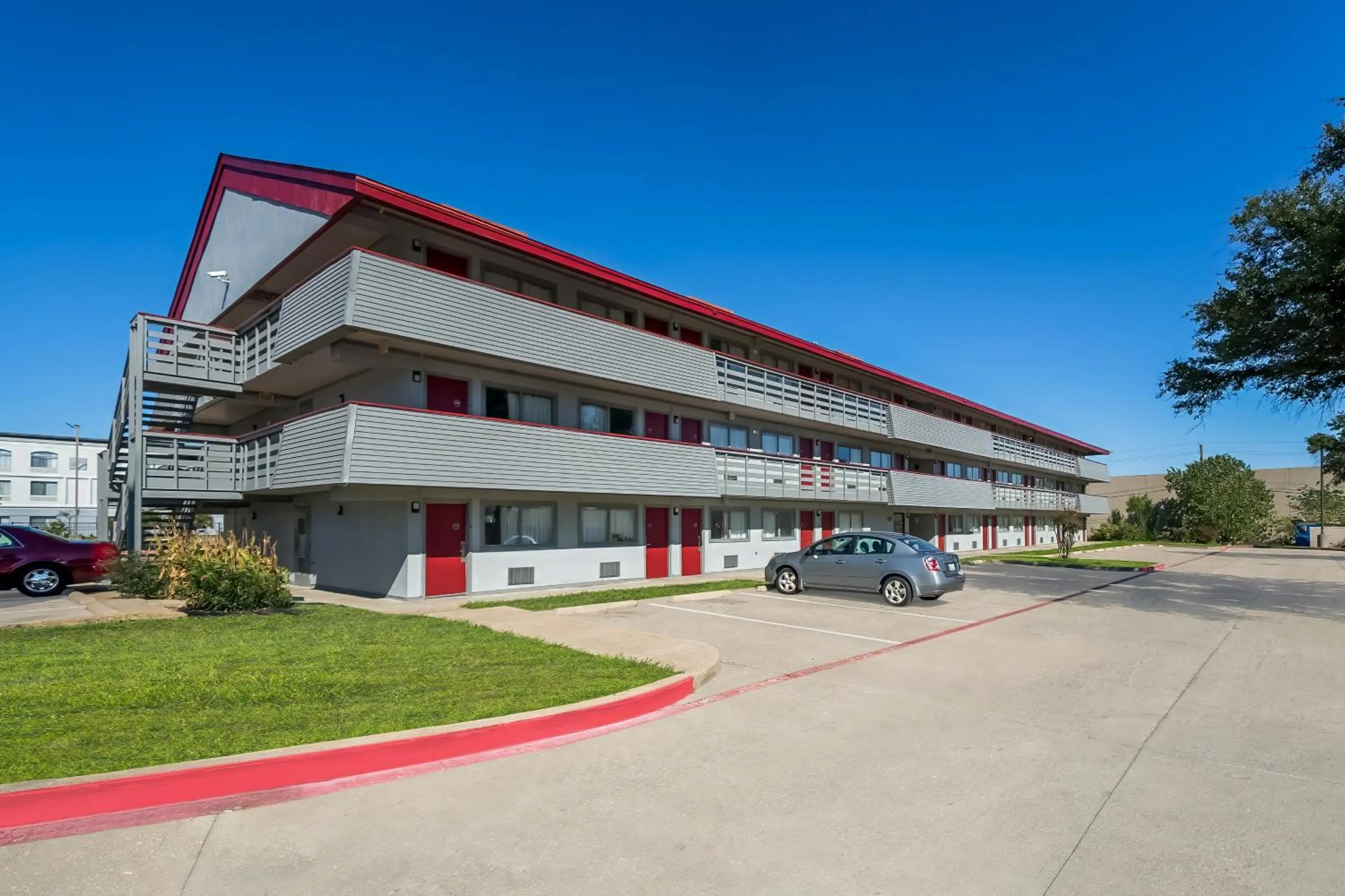 Property building in Red Roof Inn Dallas - DFW Airport North