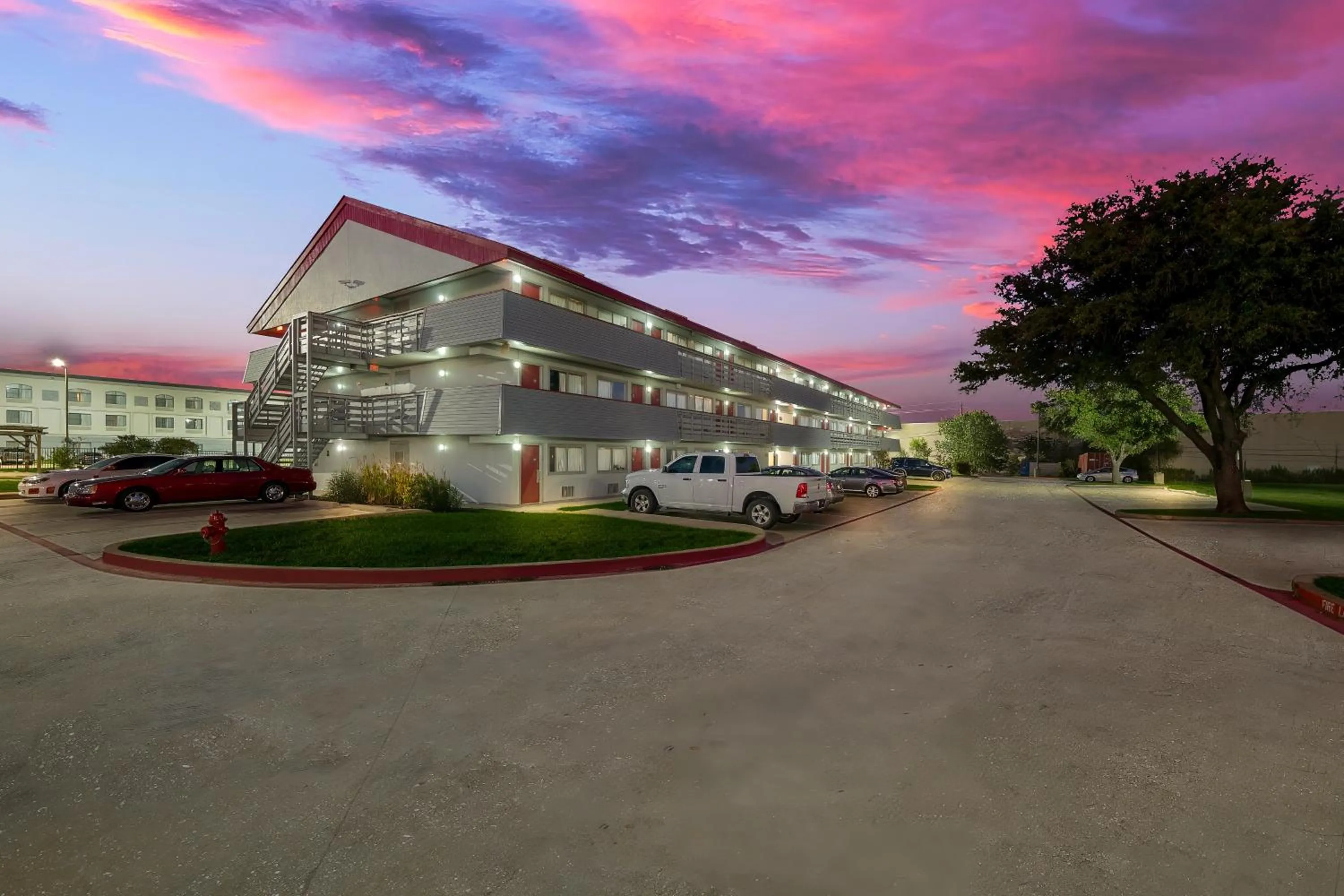 Property building in Red Roof Inn Dallas - DFW Airport North