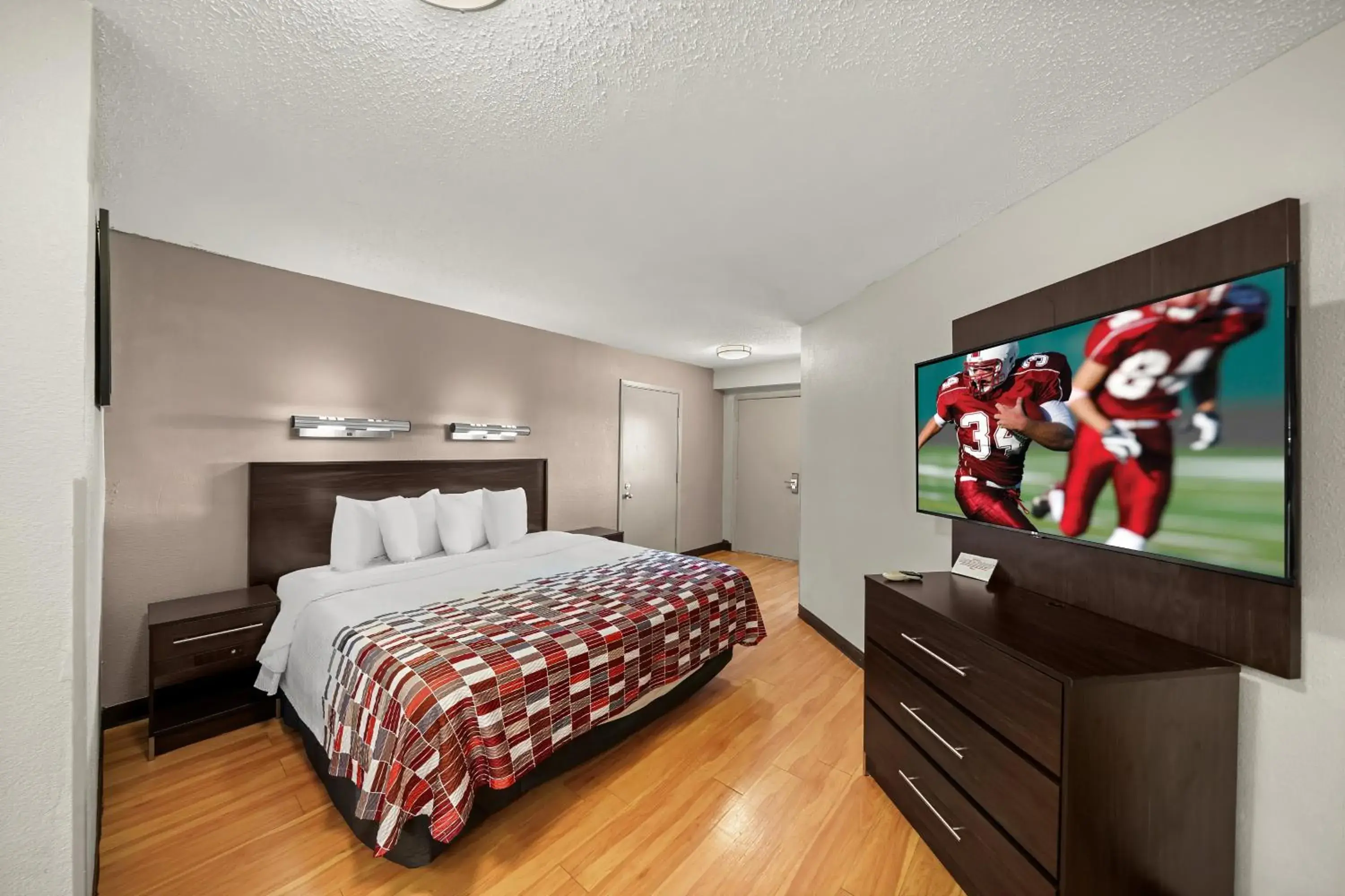 Suite King Room Non-Smoking in Red Roof Inn Dallas - DFW Airport North Suite King Room Non-Smoking in Red Roof Inn Dallas - DFW Airport North