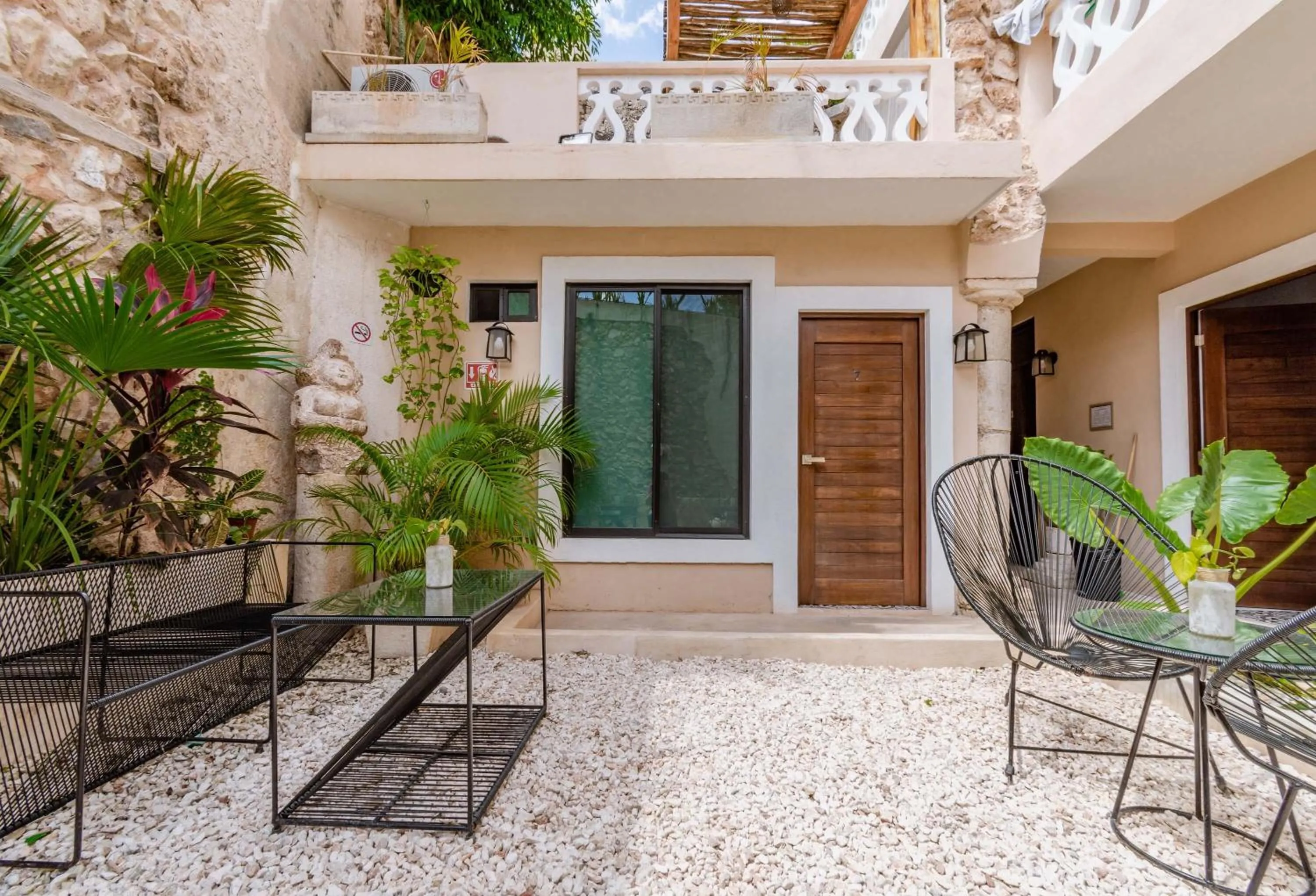 Patio in Hotel Colonial Zaci by GuruHotel