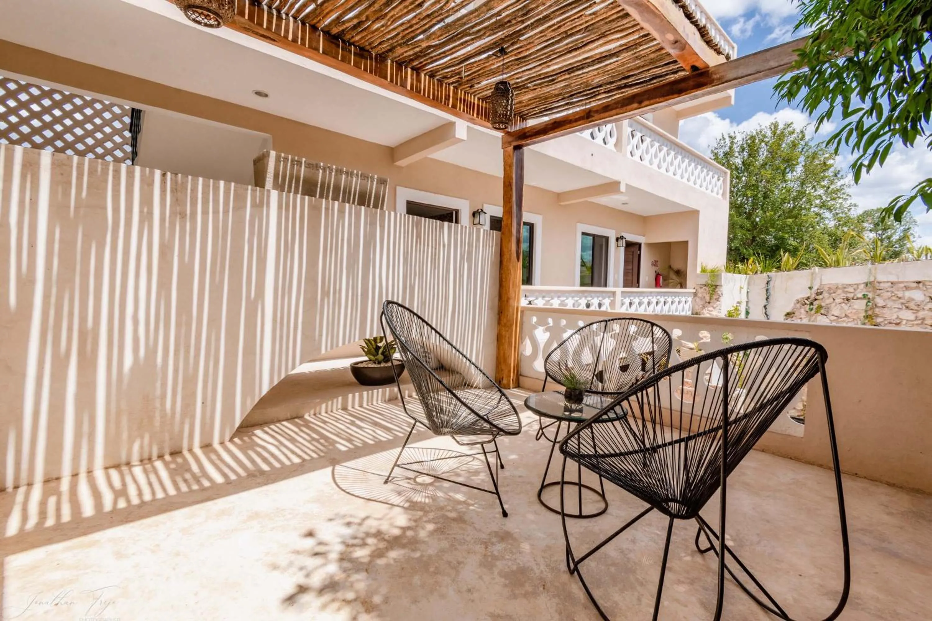 Patio in Hotel Colonial Zaci by GuruHotel