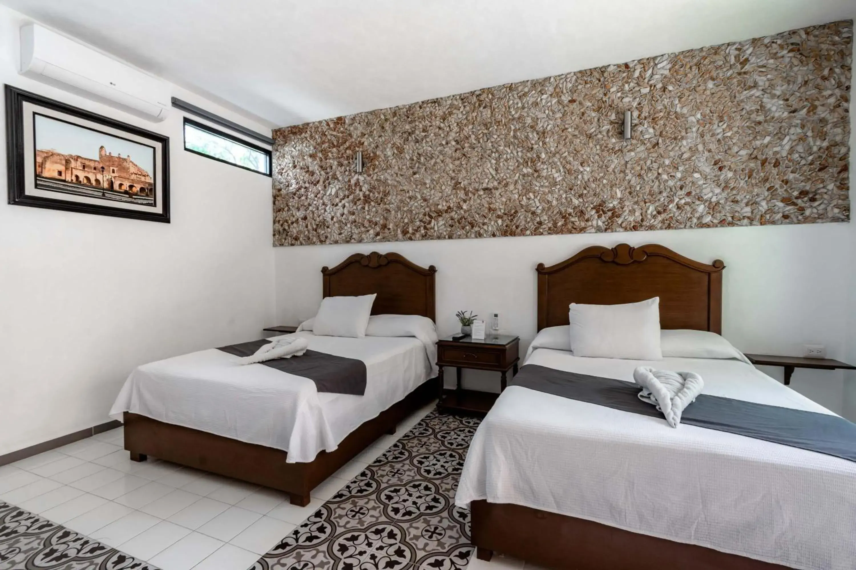 Bed in Hotel Colonial Zaci by GuruHotel Bed in Hotel Colonial Zaci by GuruHotel