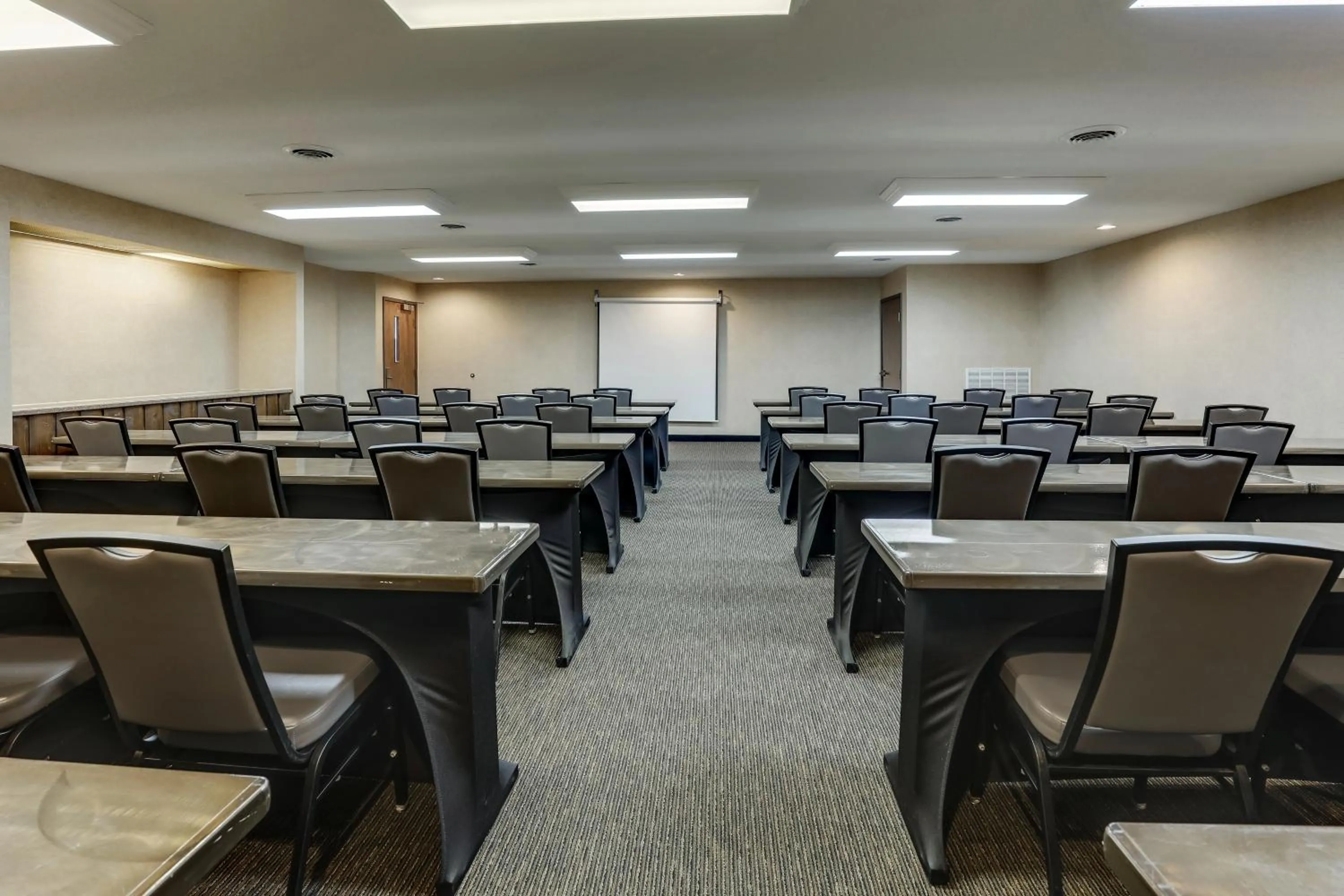 Meeting/conference room in Stoney Creek Hotel La Crosse - Onalaska
