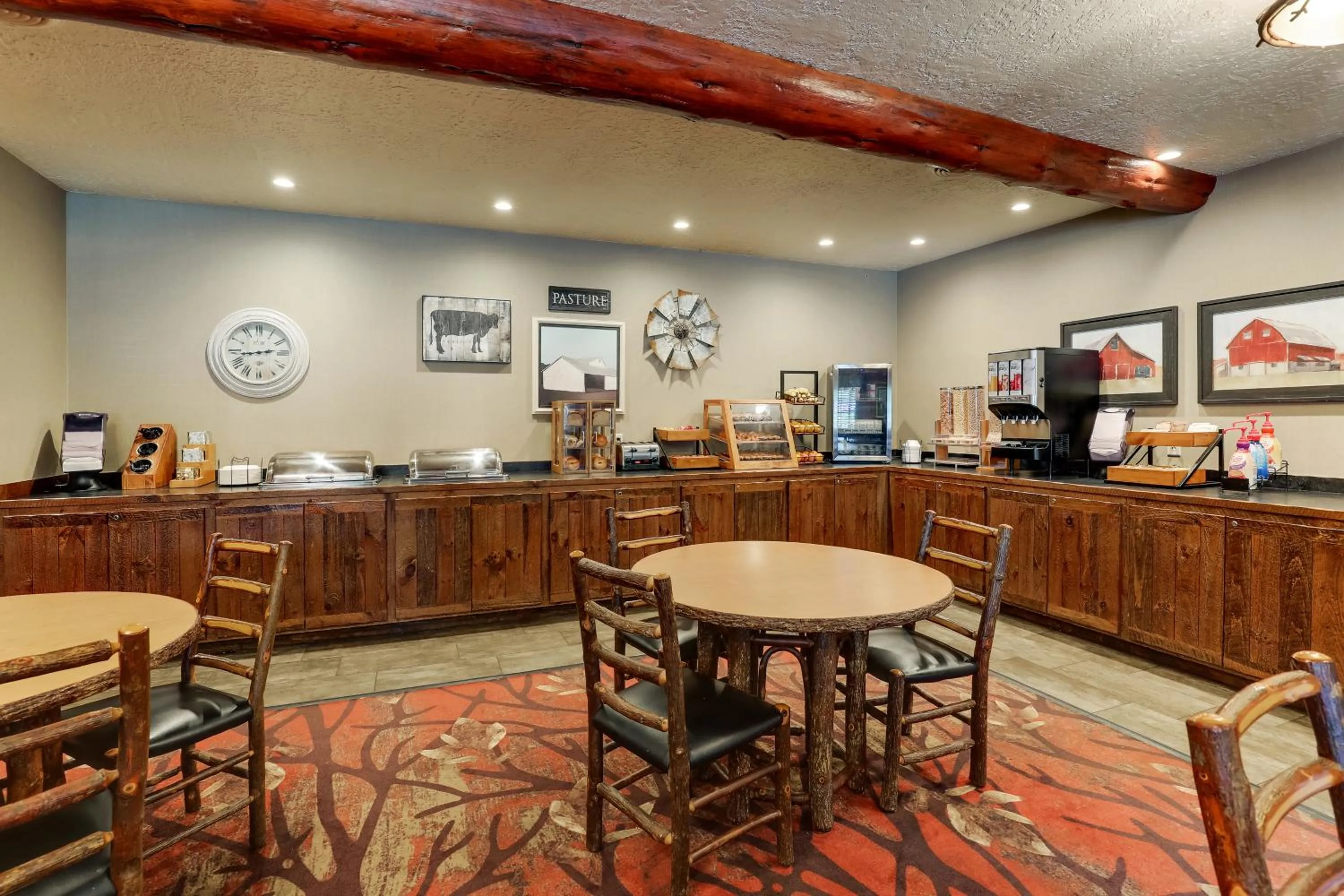 Breakfast in Stoney Creek Hotel La Crosse - Onalaska