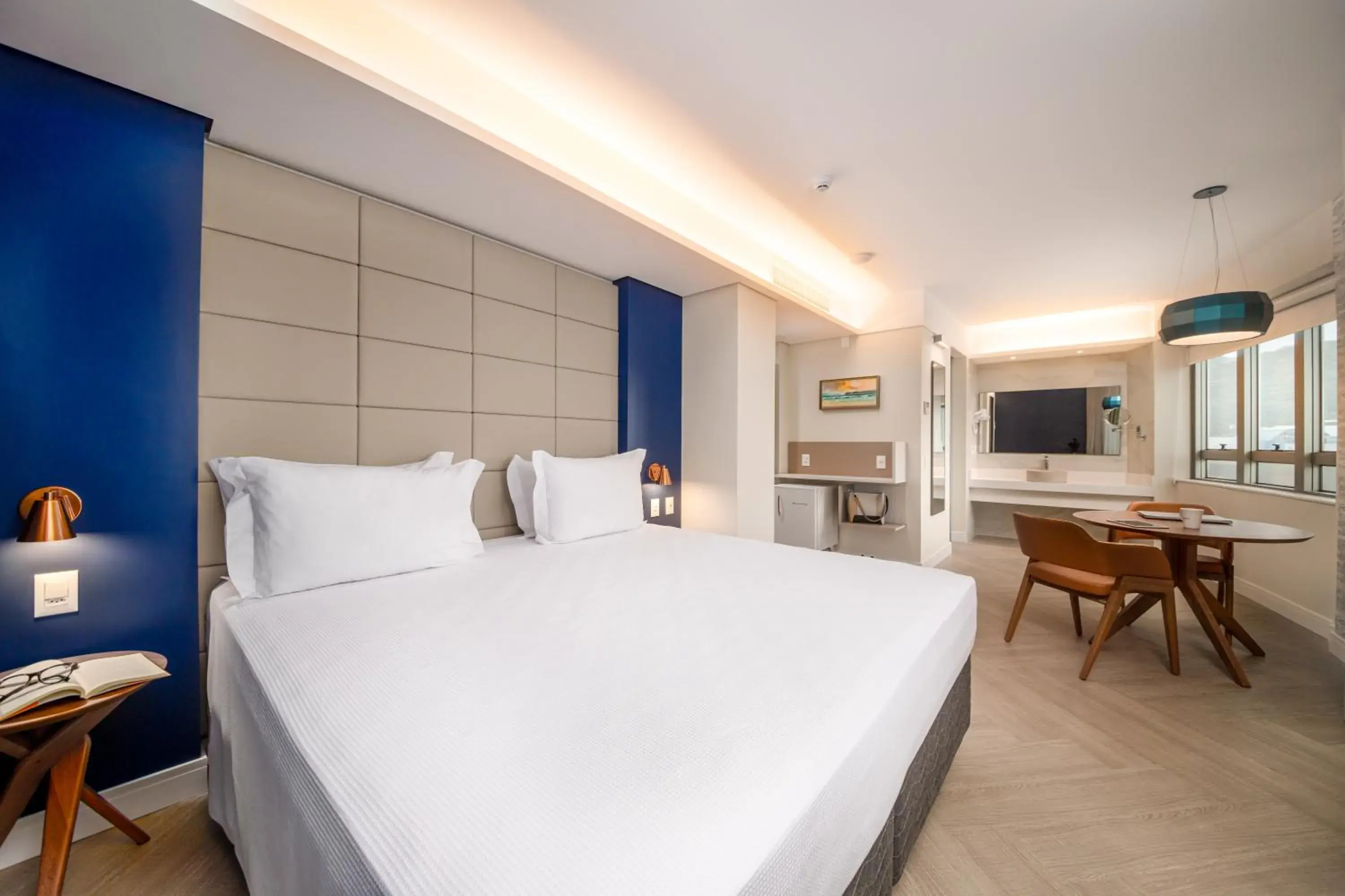 Photo of the whole room, Bed in Intercity Portofino Florianópolis Photo of the whole room, Bed in Intercity Portofino Florianópolis