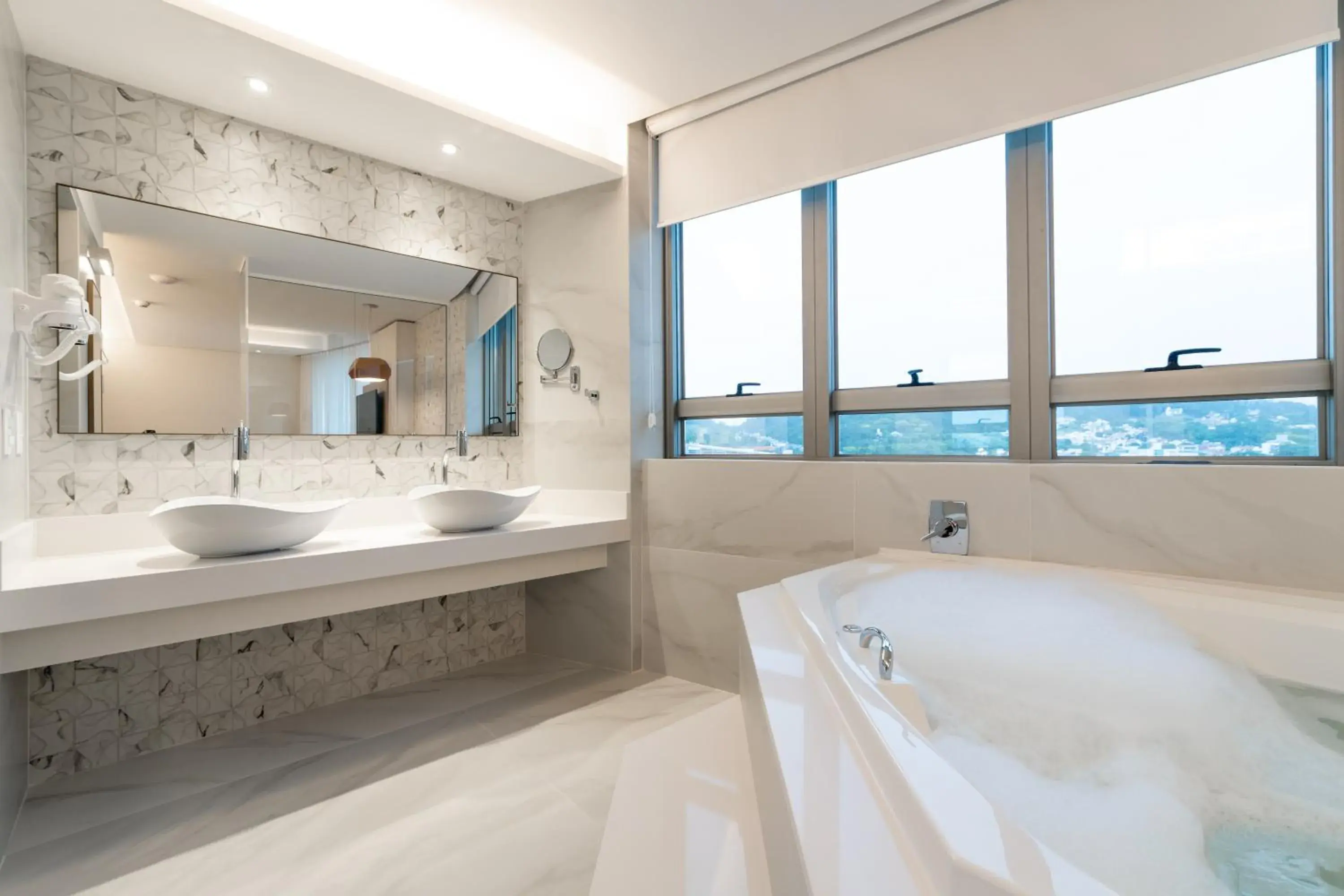 Bathroom in Intercity Portofino Florianópolis Bathroom in Intercity Portofino Florianópolis