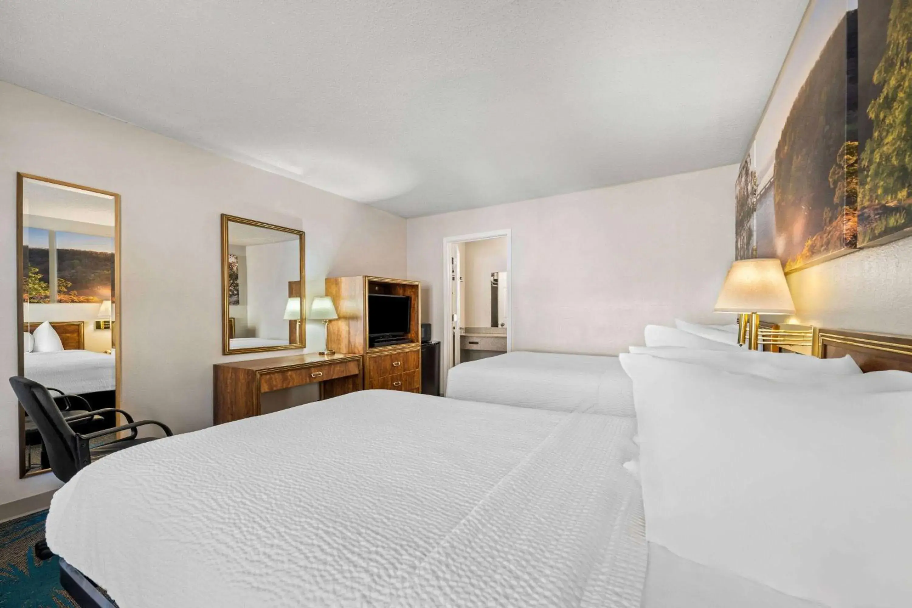 Bed in Days Inn by Wyndham Dubuque Bed in Days Inn by Wyndham Dubuque