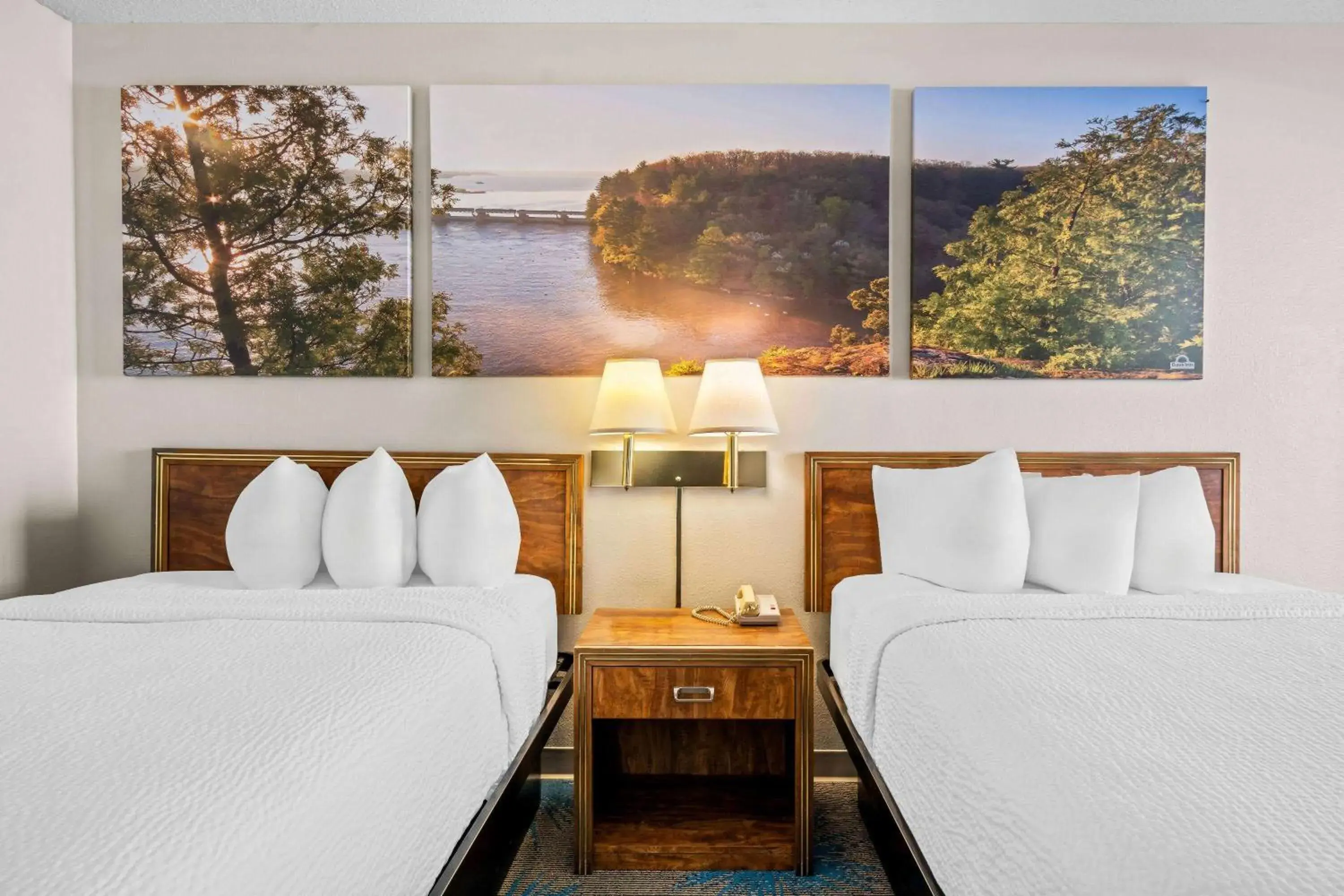 Bed in Days Inn by Wyndham Dubuque Bed in Days Inn by Wyndham Dubuque