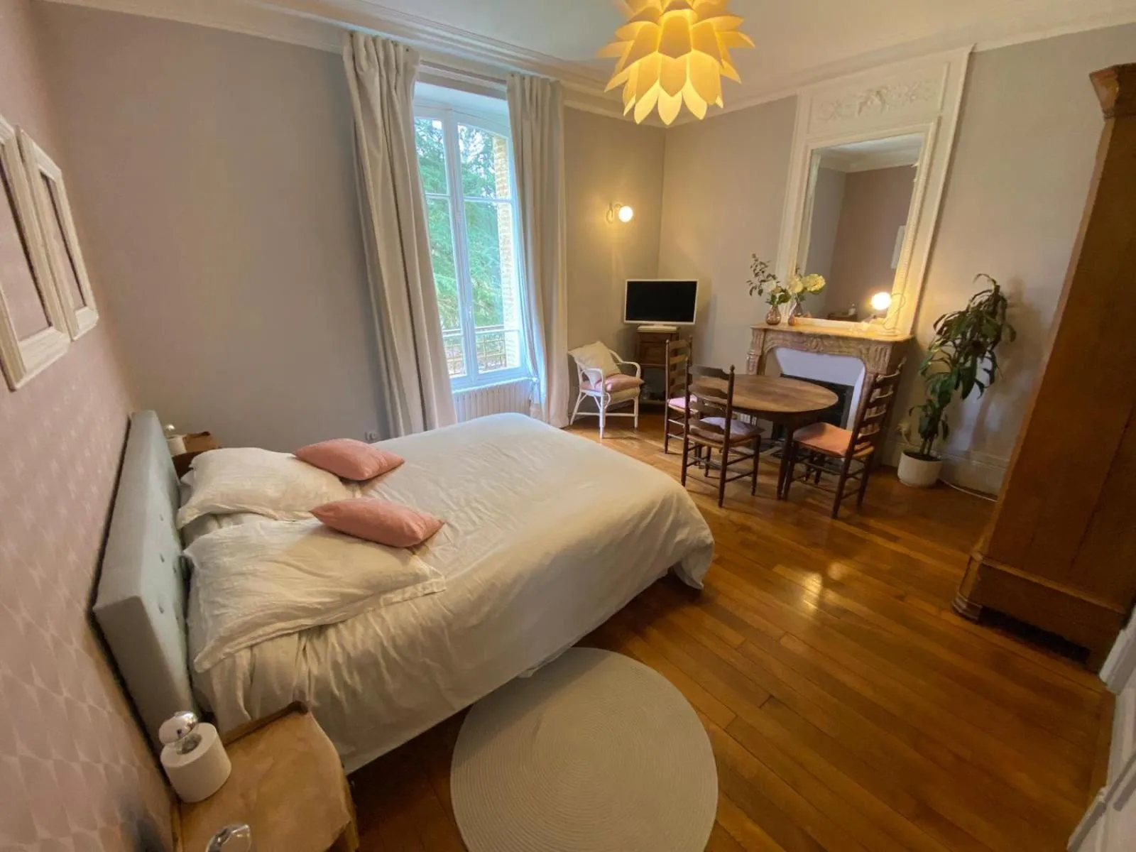 Photo of the whole room, Bed in Propriété Les Ruisseaux