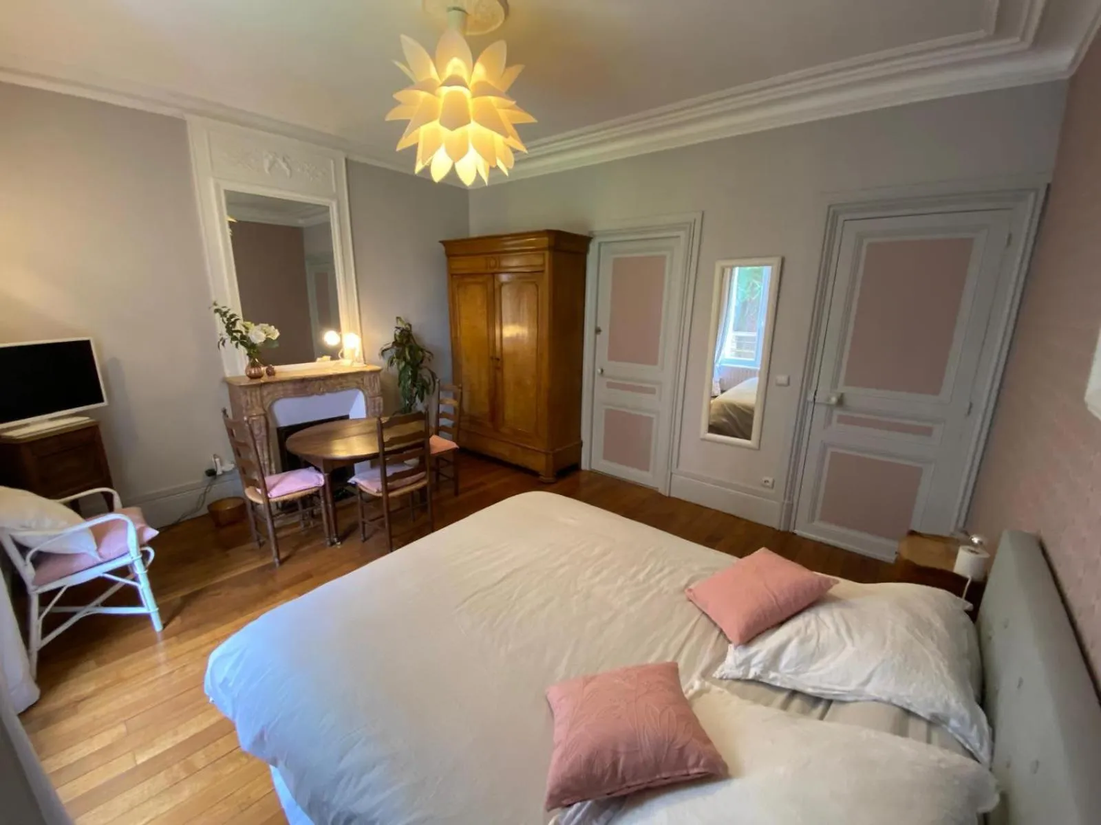 TV and multimedia, Bed in Propriété Les Ruisseaux