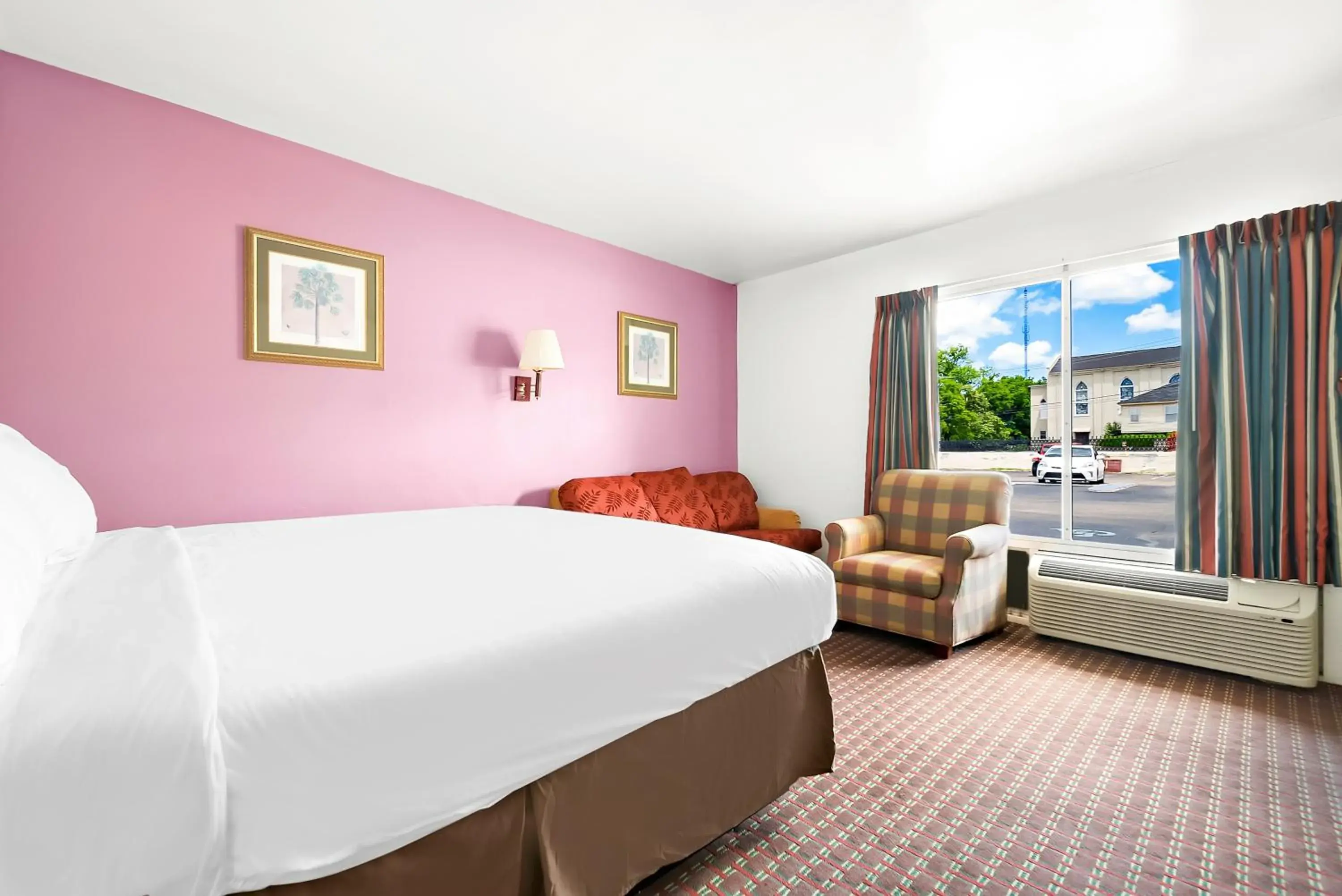 King Room in Capitol Inn and Suites King Room in Capitol Inn and Suites