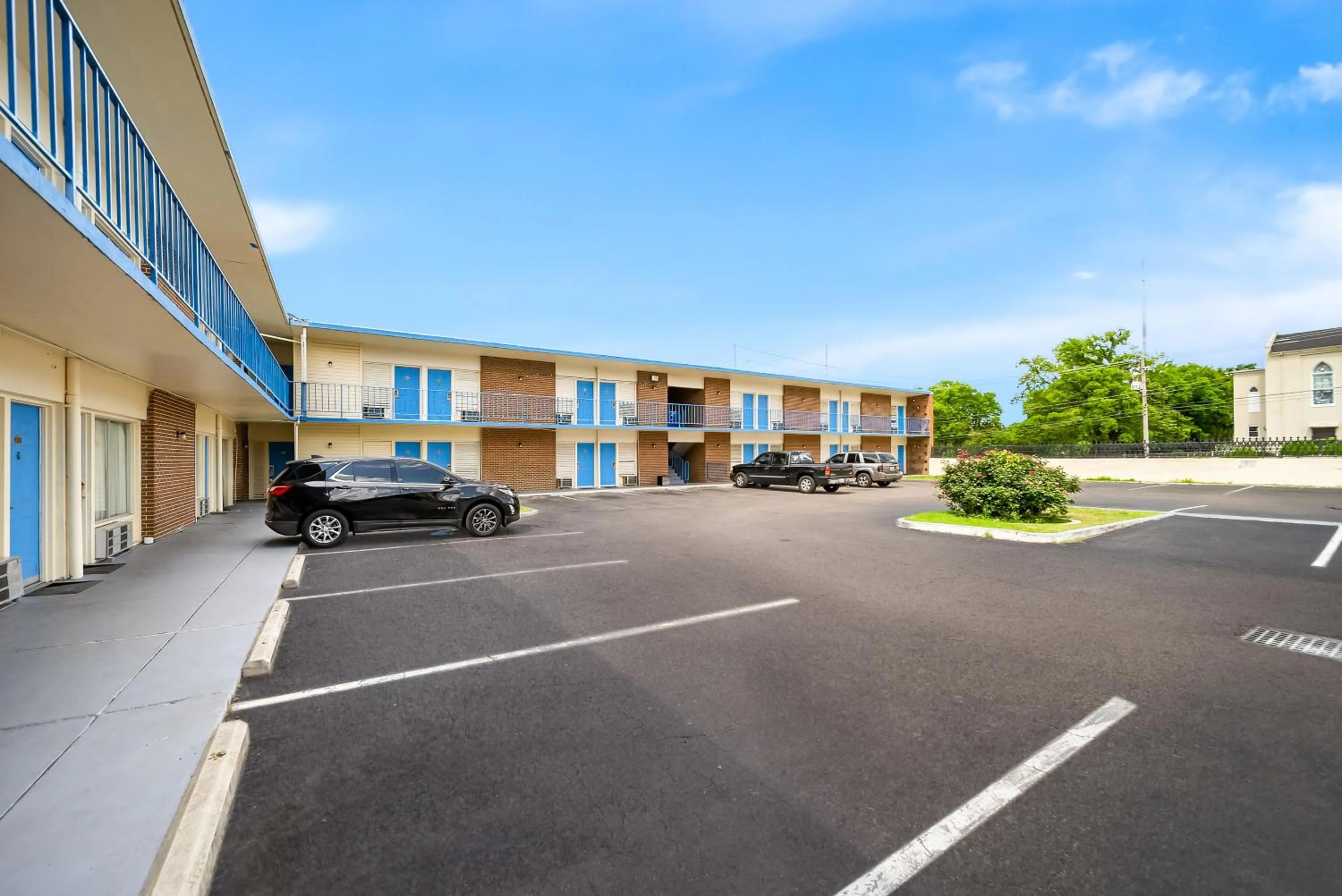 Property building in Capitol Inn and Suites