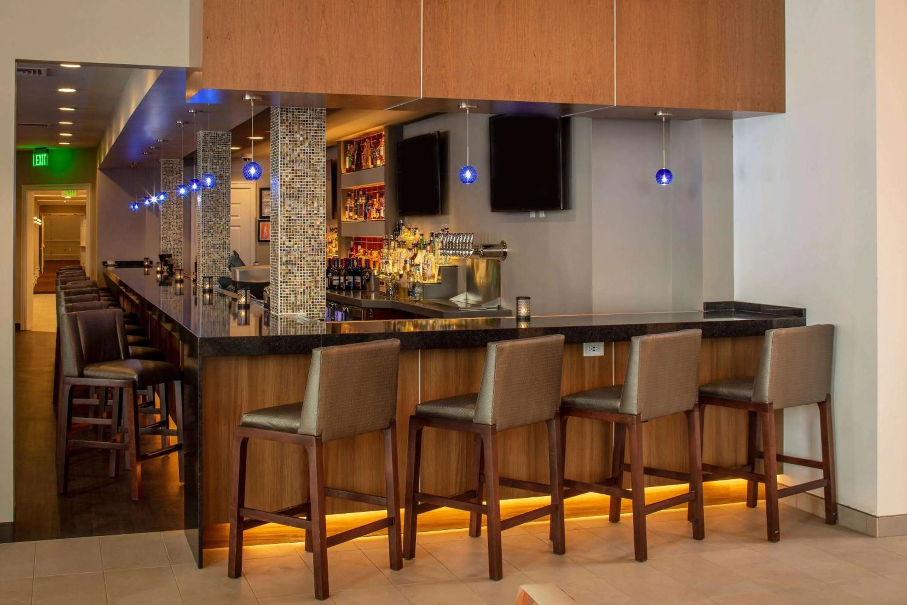 Lounge or bar in Collegian Hotel & Suites, Trademark Collection by Wyndham