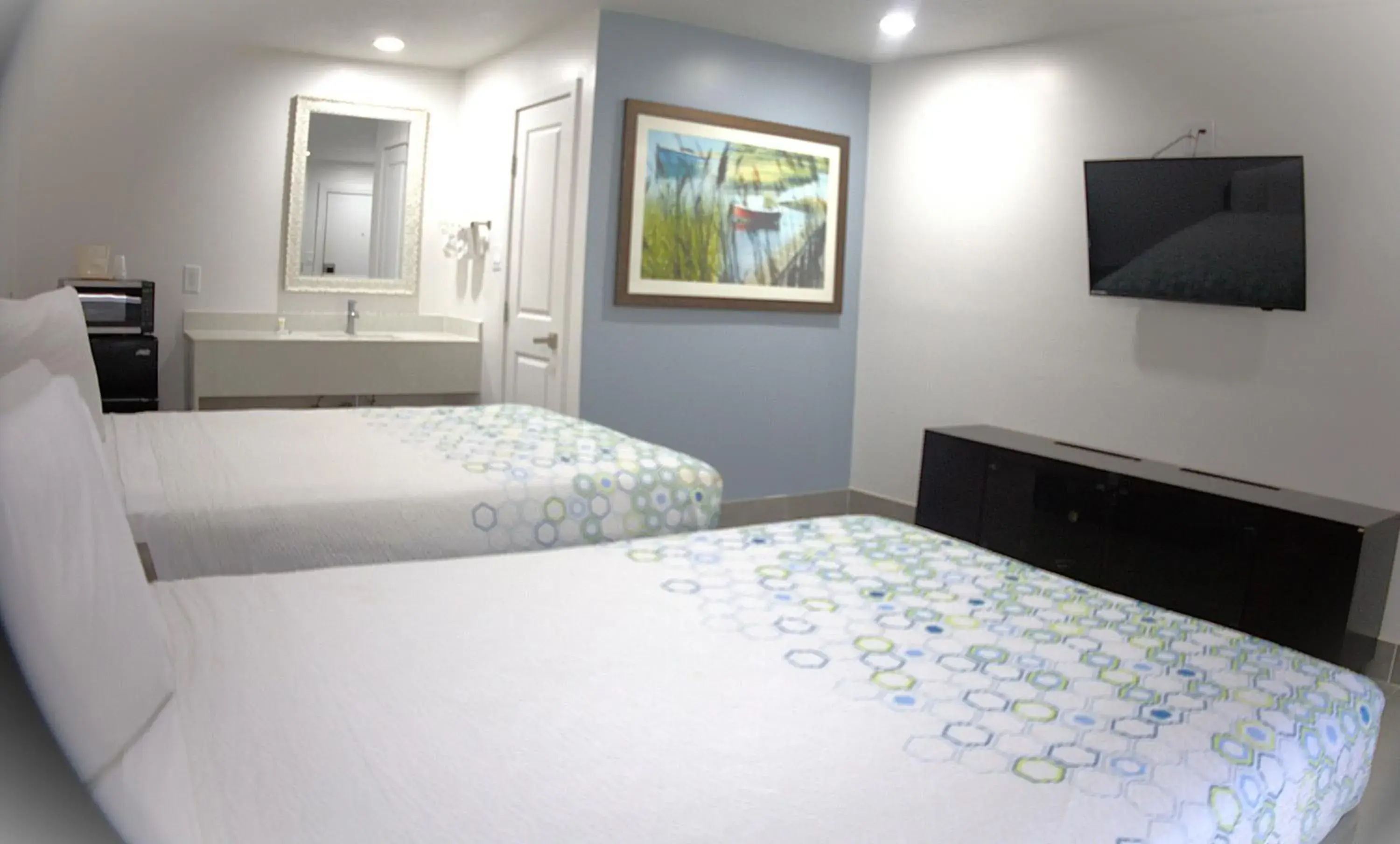 Quadruple Room - Non Smoking/Exterior Hall in Rodeway Inn Quadruple Room - Non Smoking/Exterior Hall in Rodeway Inn