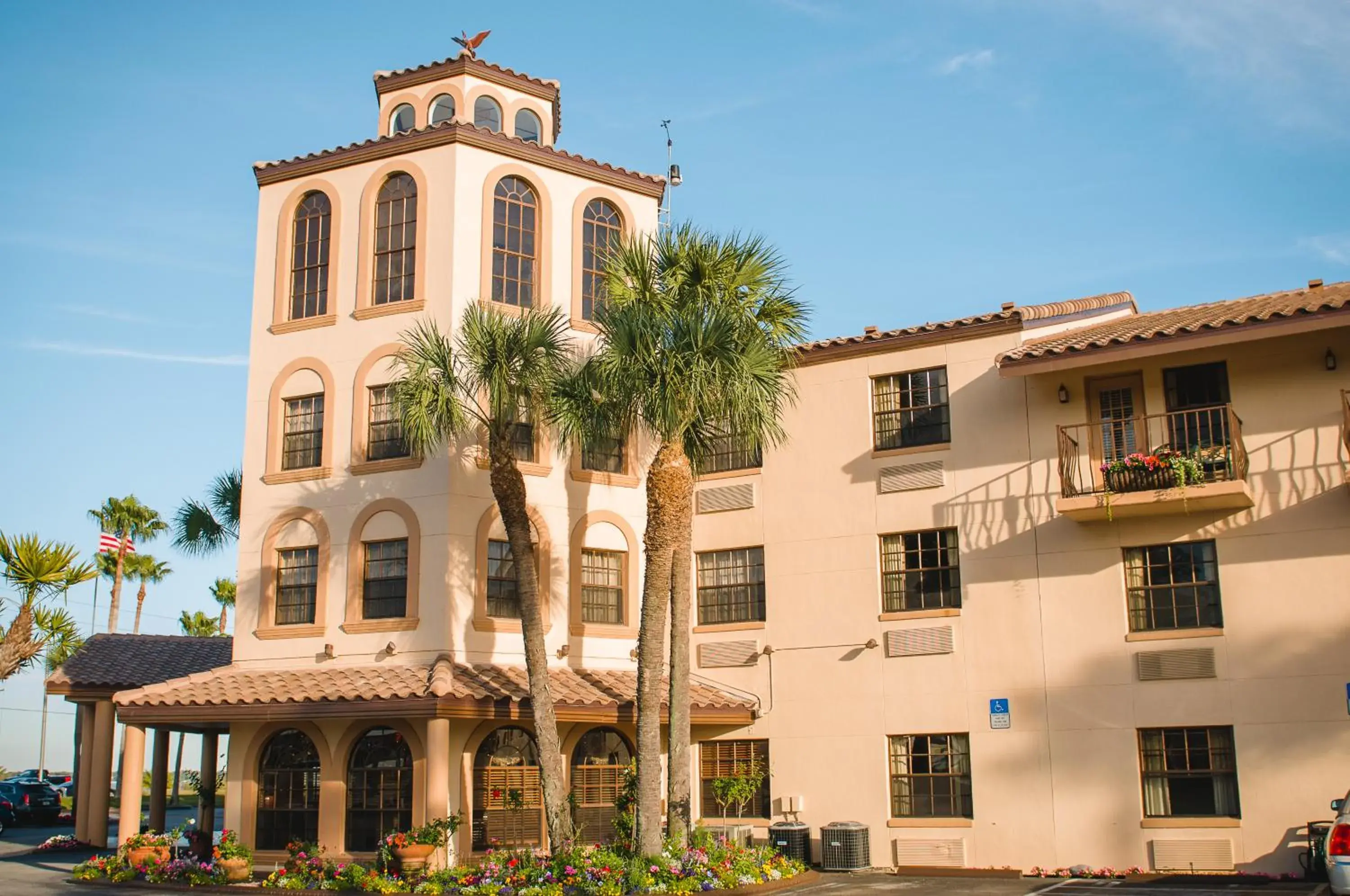 Property building in Inn on the Lakes Property building in Inn on the Lakes