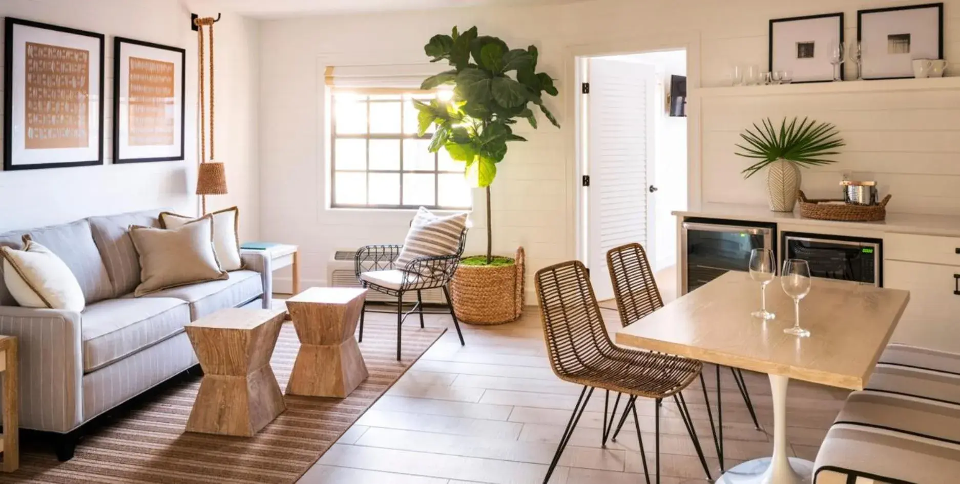 Living room in Inn on the Lakes Living room in Inn on the Lakes